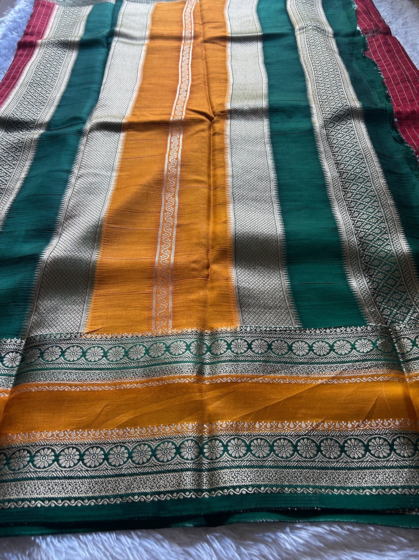 SS105 : Red-orange-green