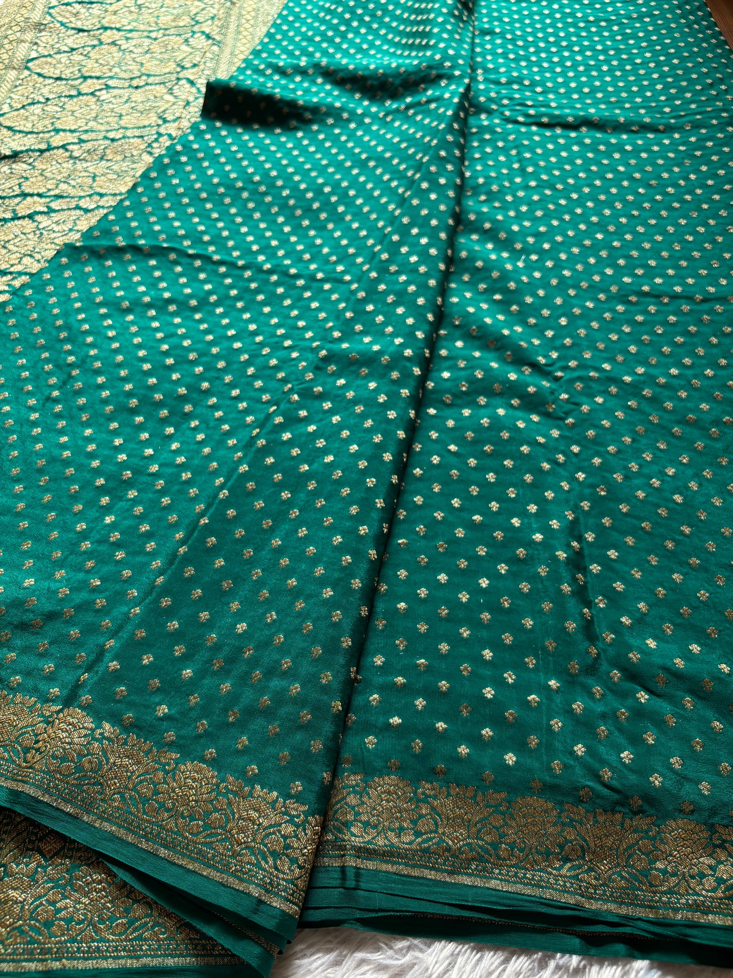 Mahiya : Solid Peacock Green