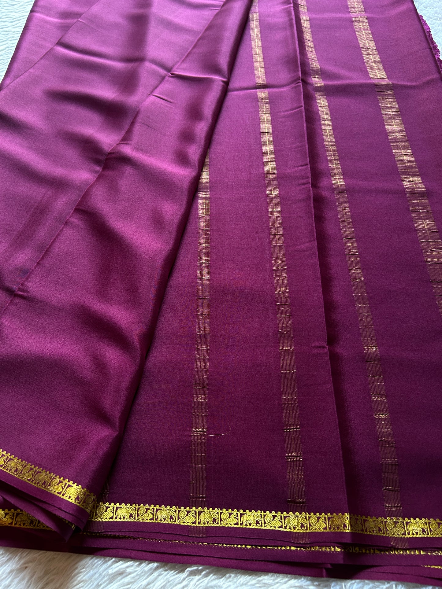 Gaana : Solid Deep Plum