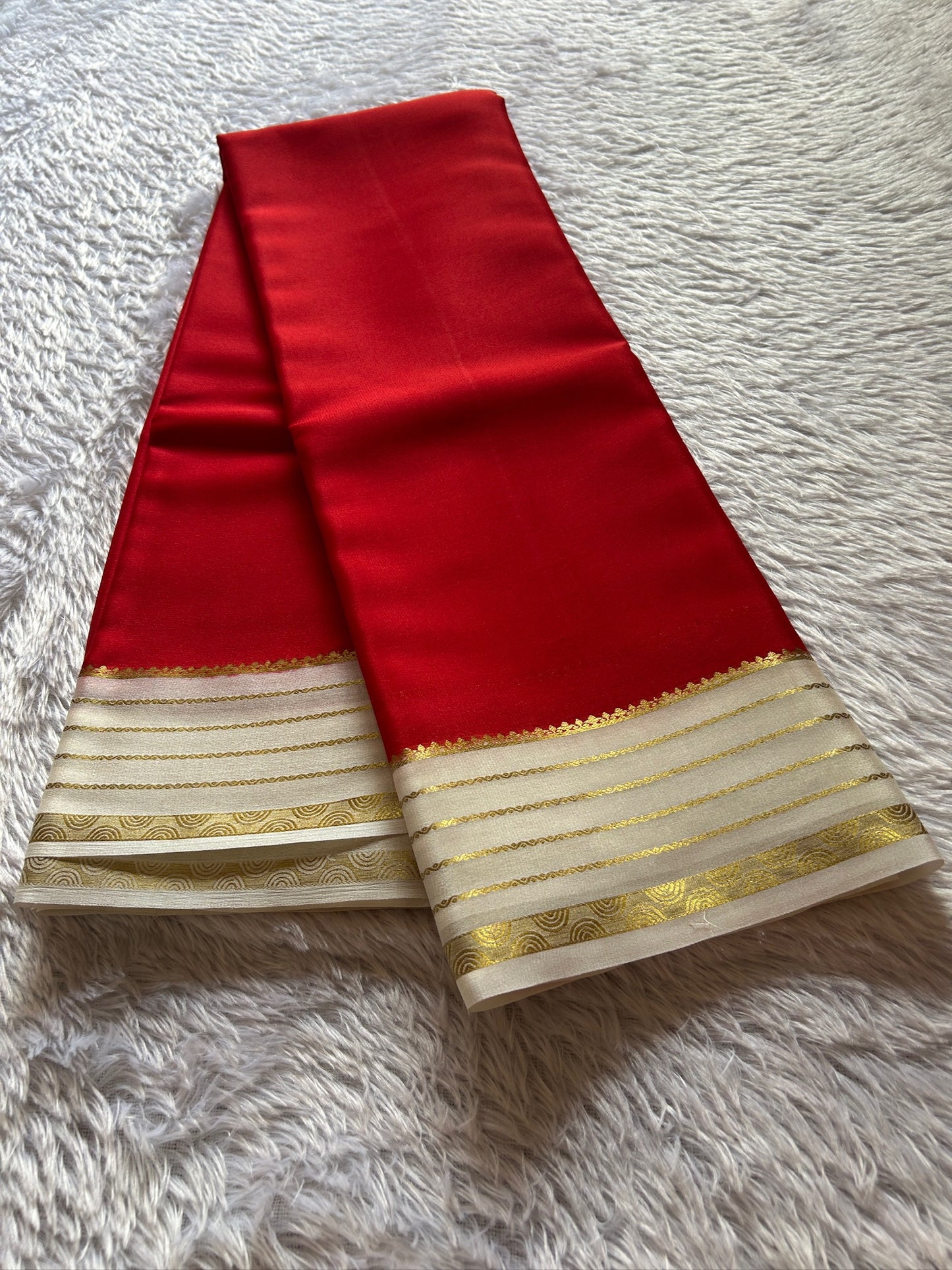 Rashmi (2D) : Red-Off White