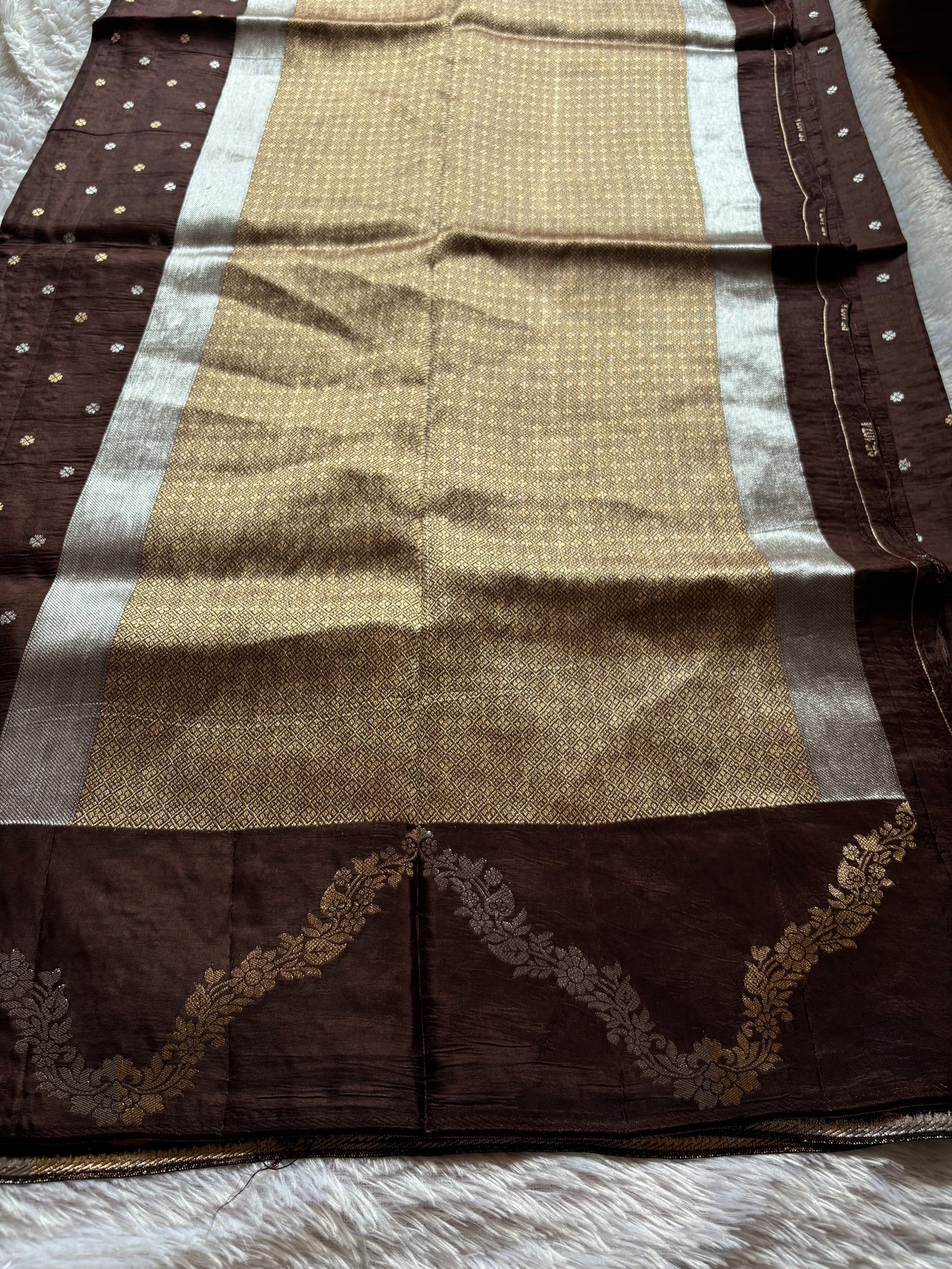 SS109 : Solid Chocolate brown