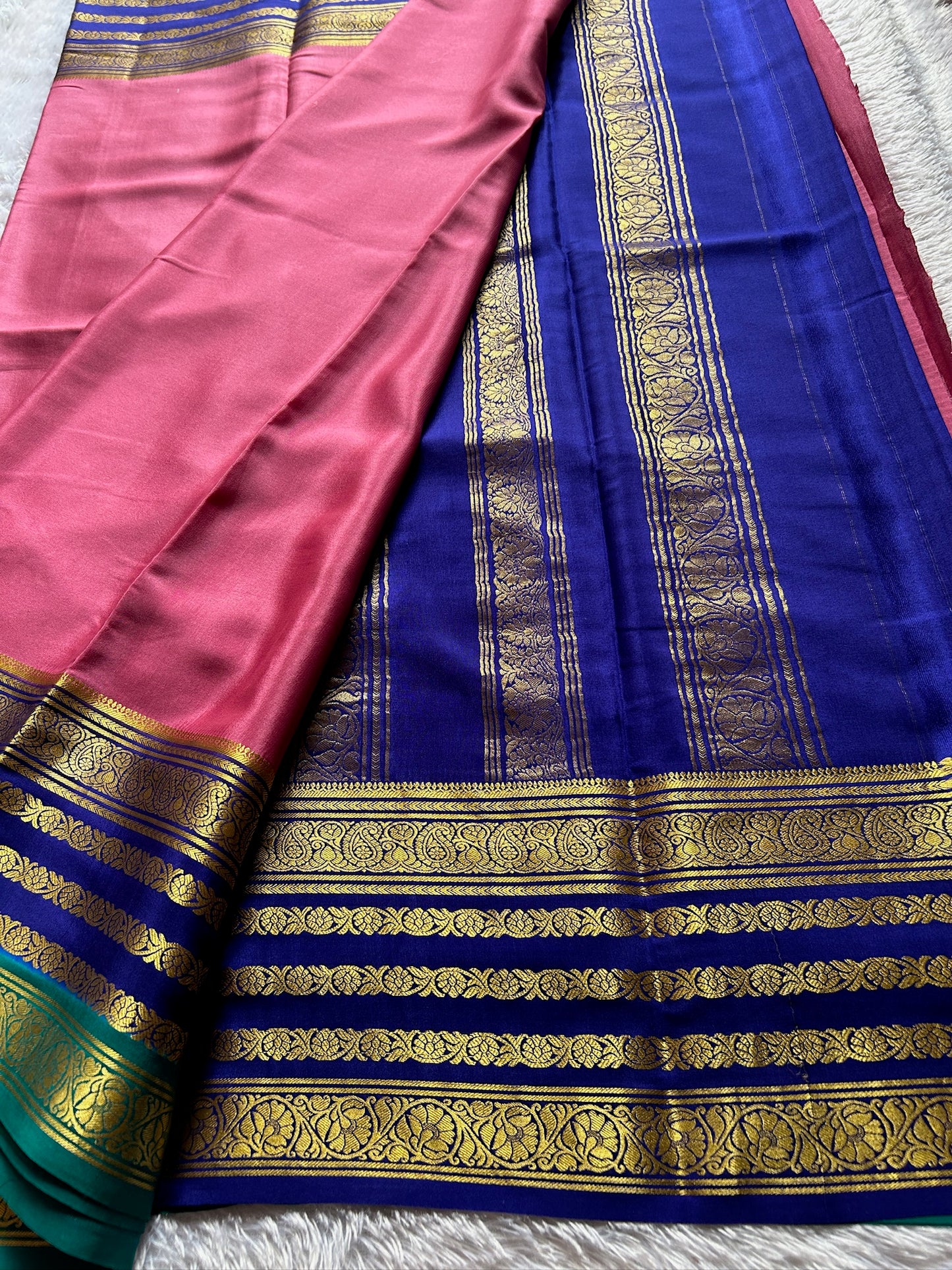 Bindu (3D) : Light Pink-navy blue-Teal