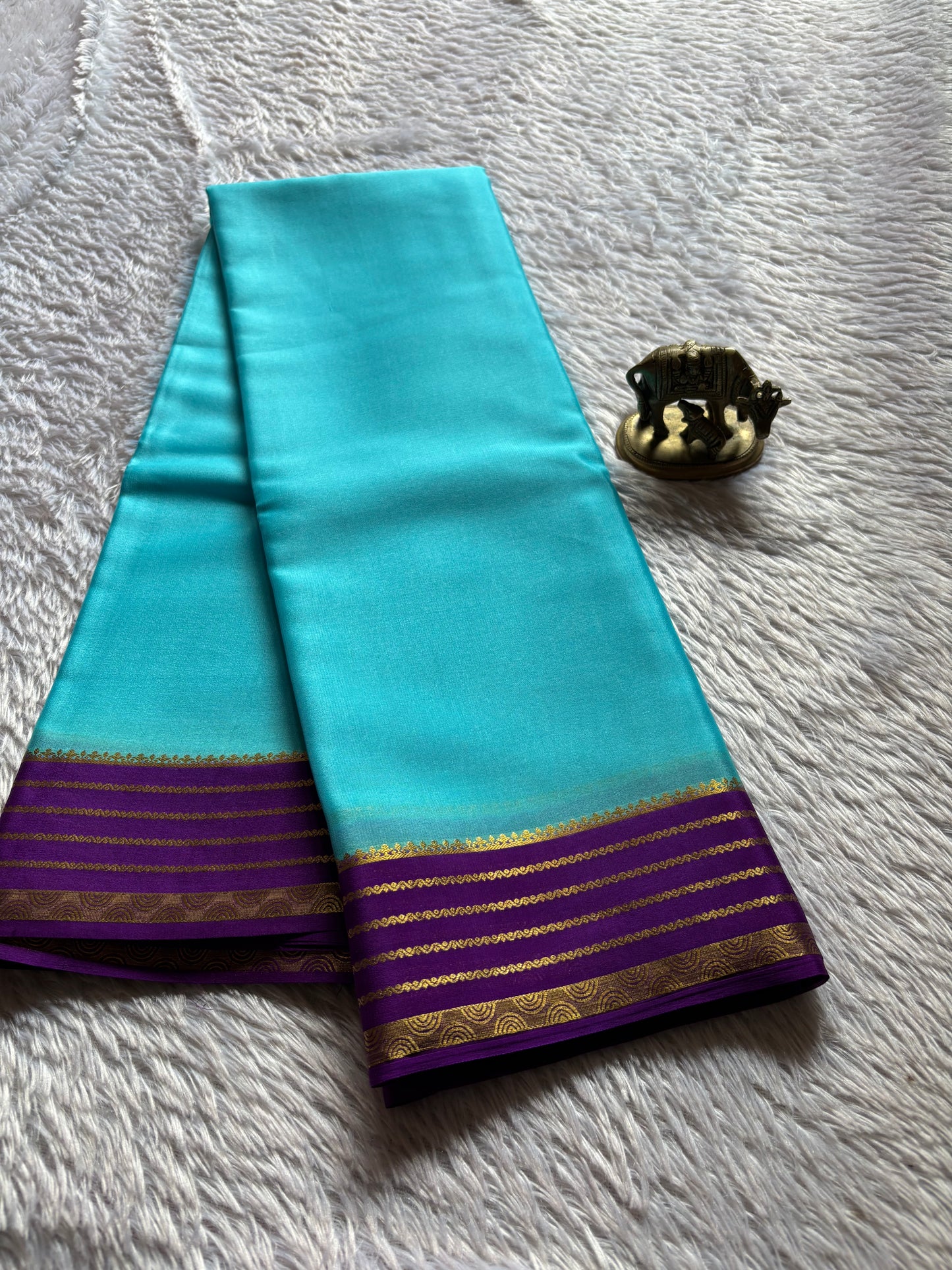 Rashmi (2D) : Sea blue-purple