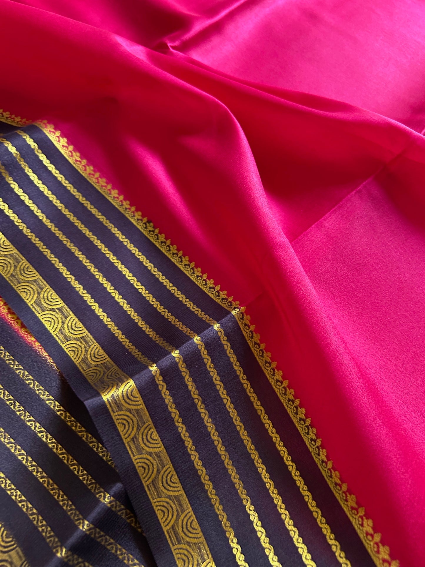 Rashmi (2D) : Pink-navy blue