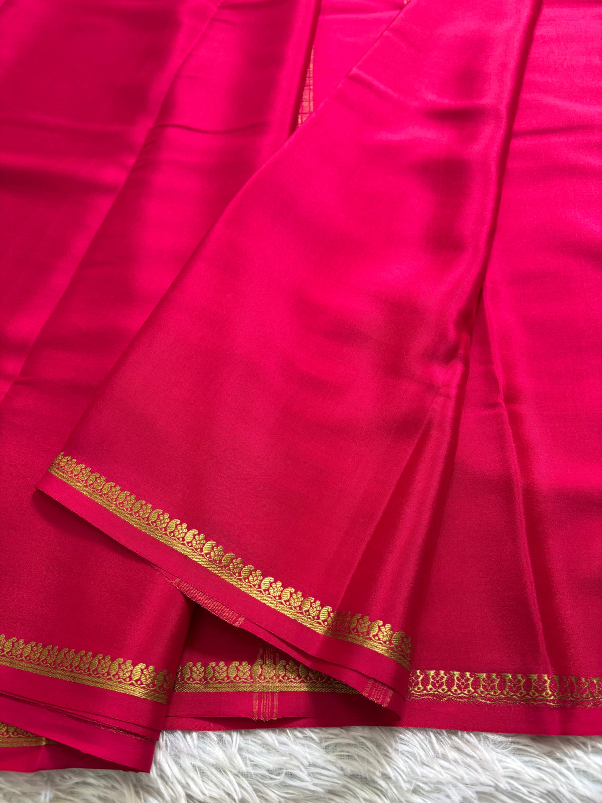 Vandana : Solid Dark pink