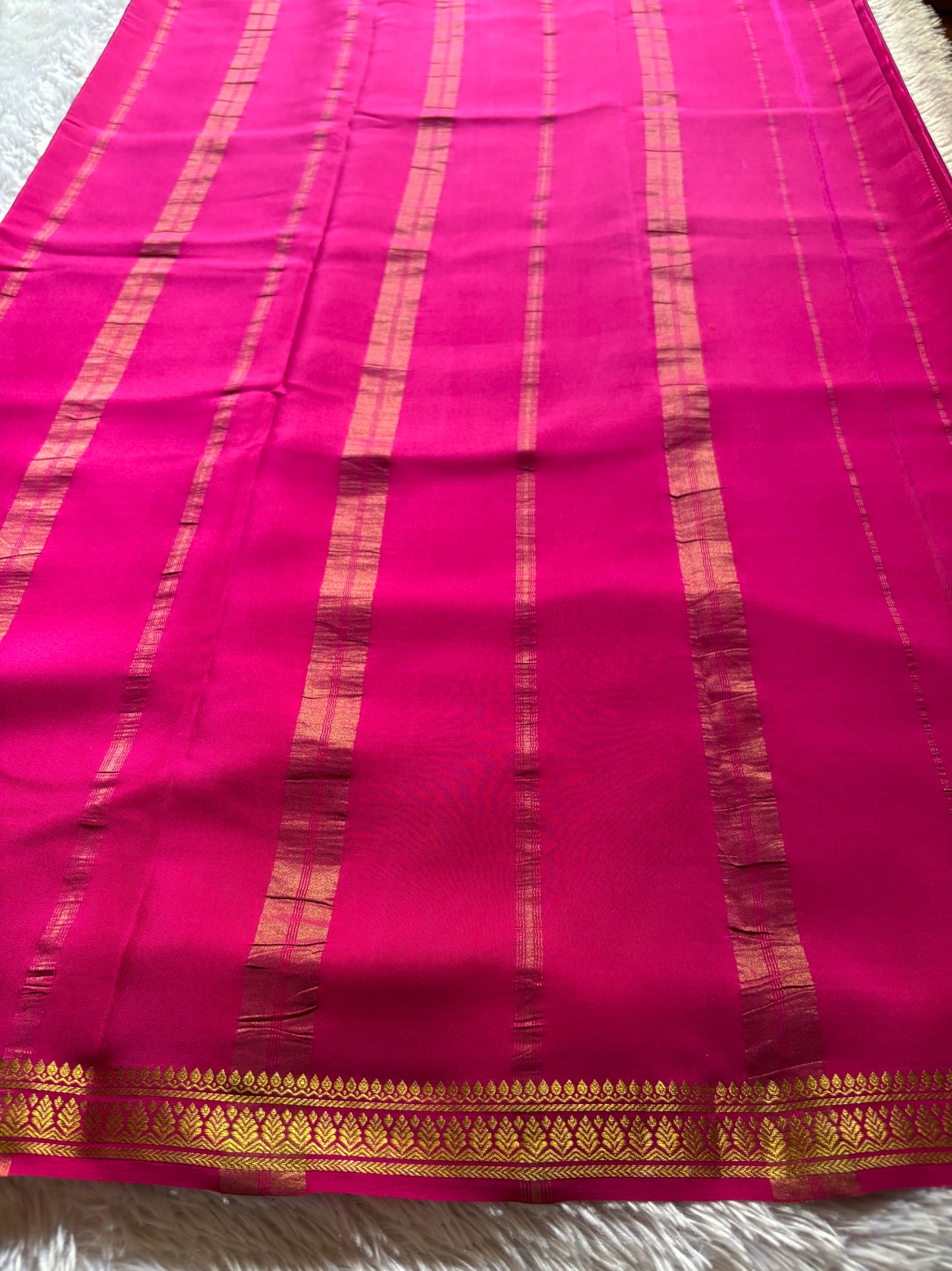 Jyothi : Solid Hot pink