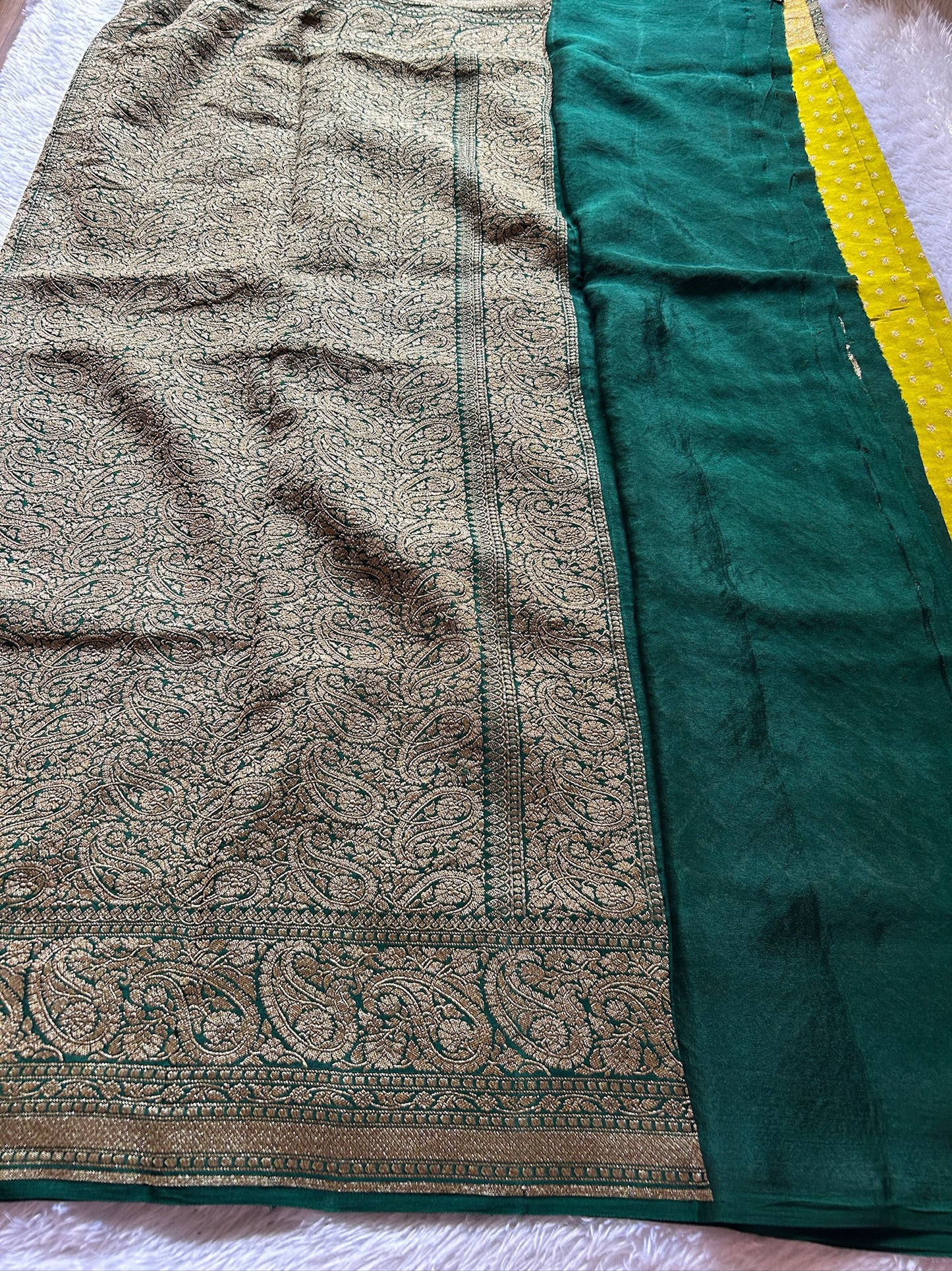 Menaka  2D) : Olive-dark green