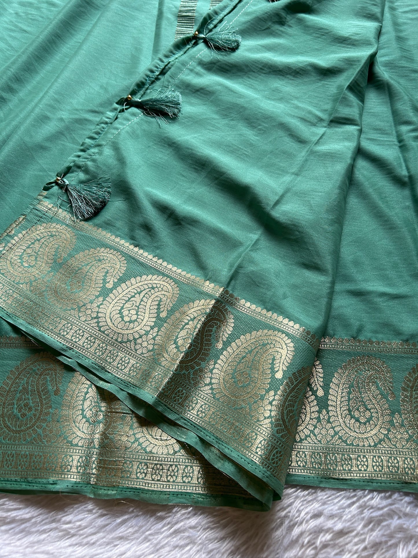 Semi Crepe : Solid Mint Green