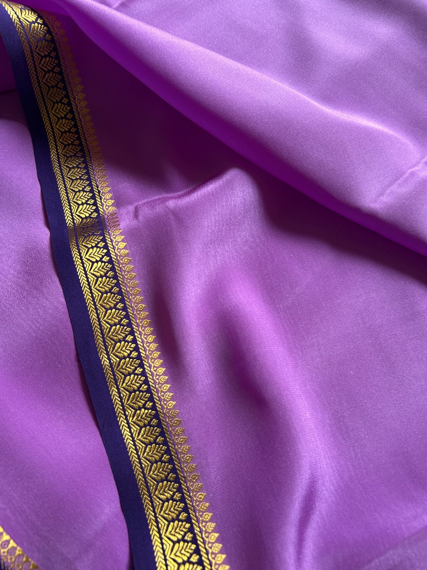 Jyothi (2D) : Lavender-navy blue