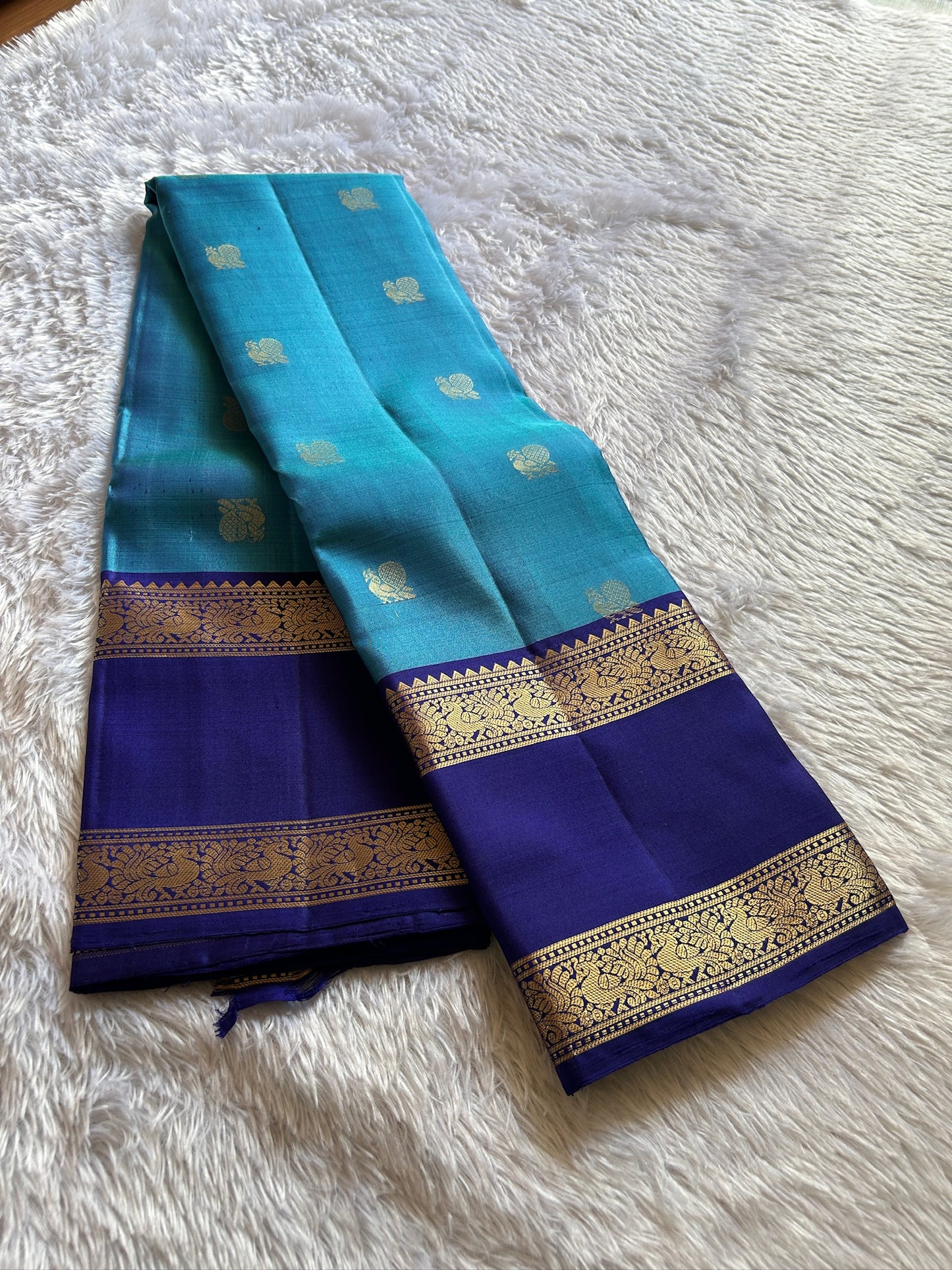 Lakshmi (2D) : Ananda Blue - Dark Blue