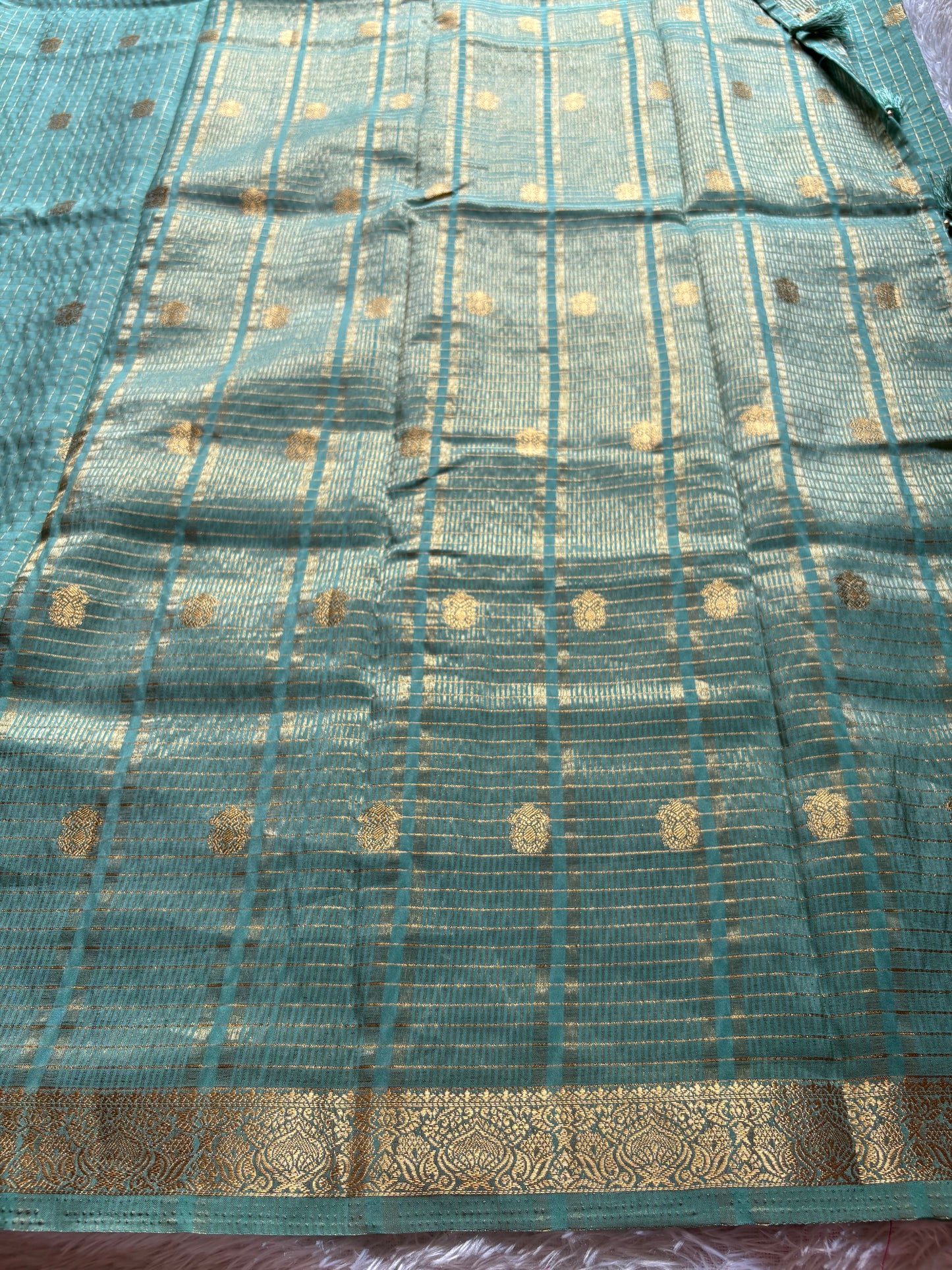 SS103 : Solid Mint green