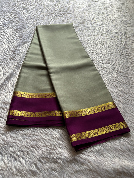Vinaya (2D) : Grey-Magenta