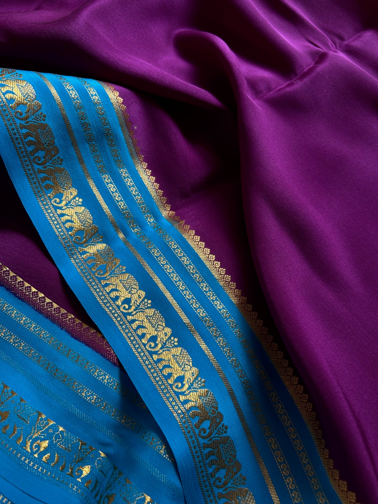 Eshwari (2D) : Plum-ananda blue