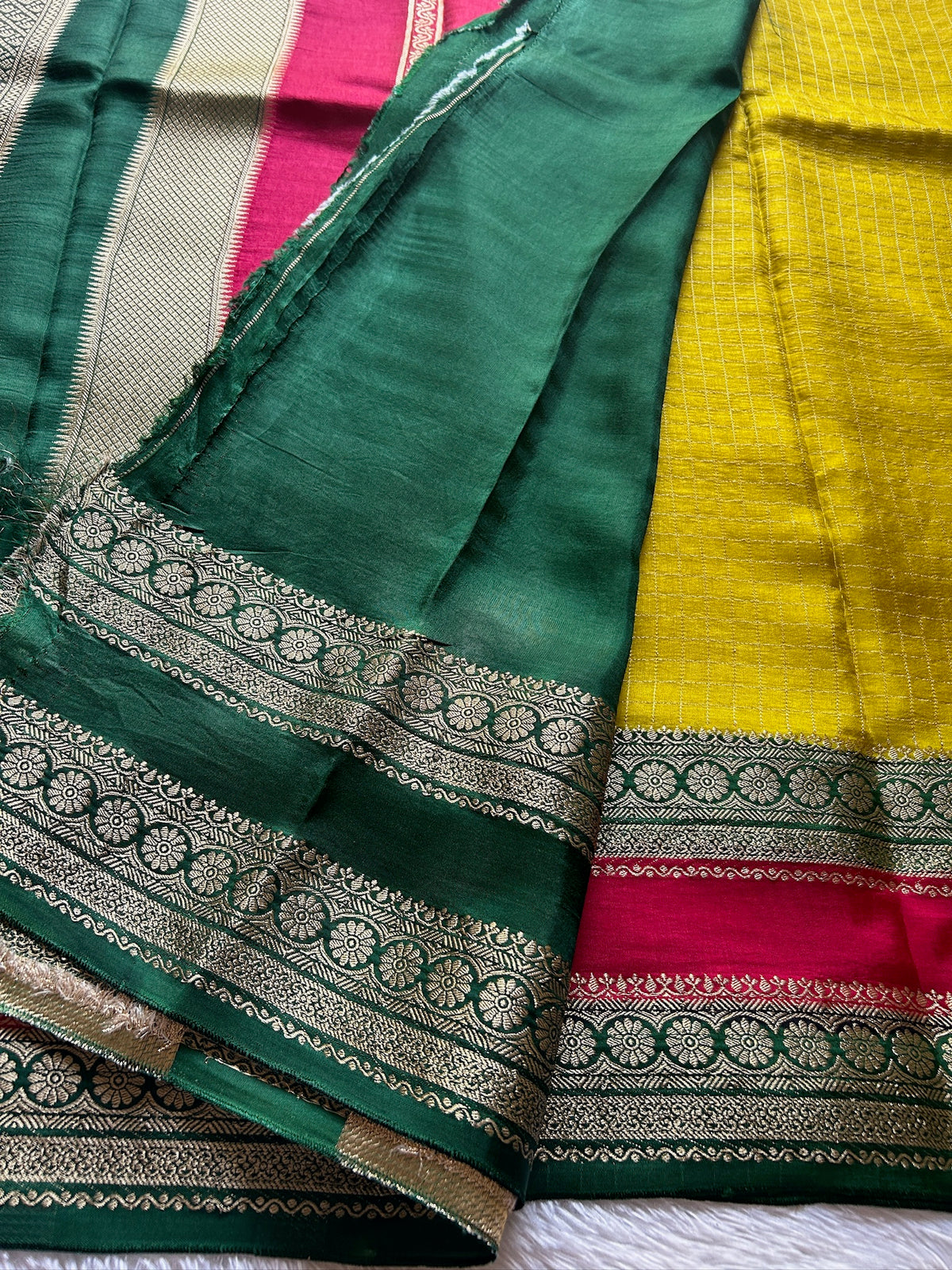NYD111 : Olive-pink-green