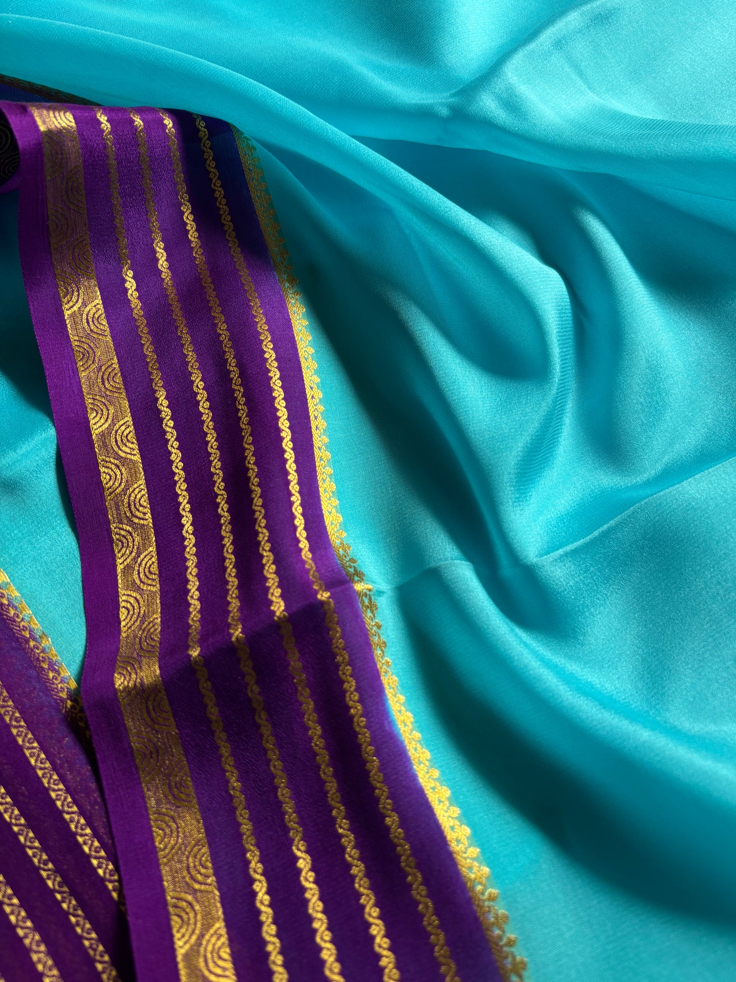 Rashmi (2D) : Sea blue-purple