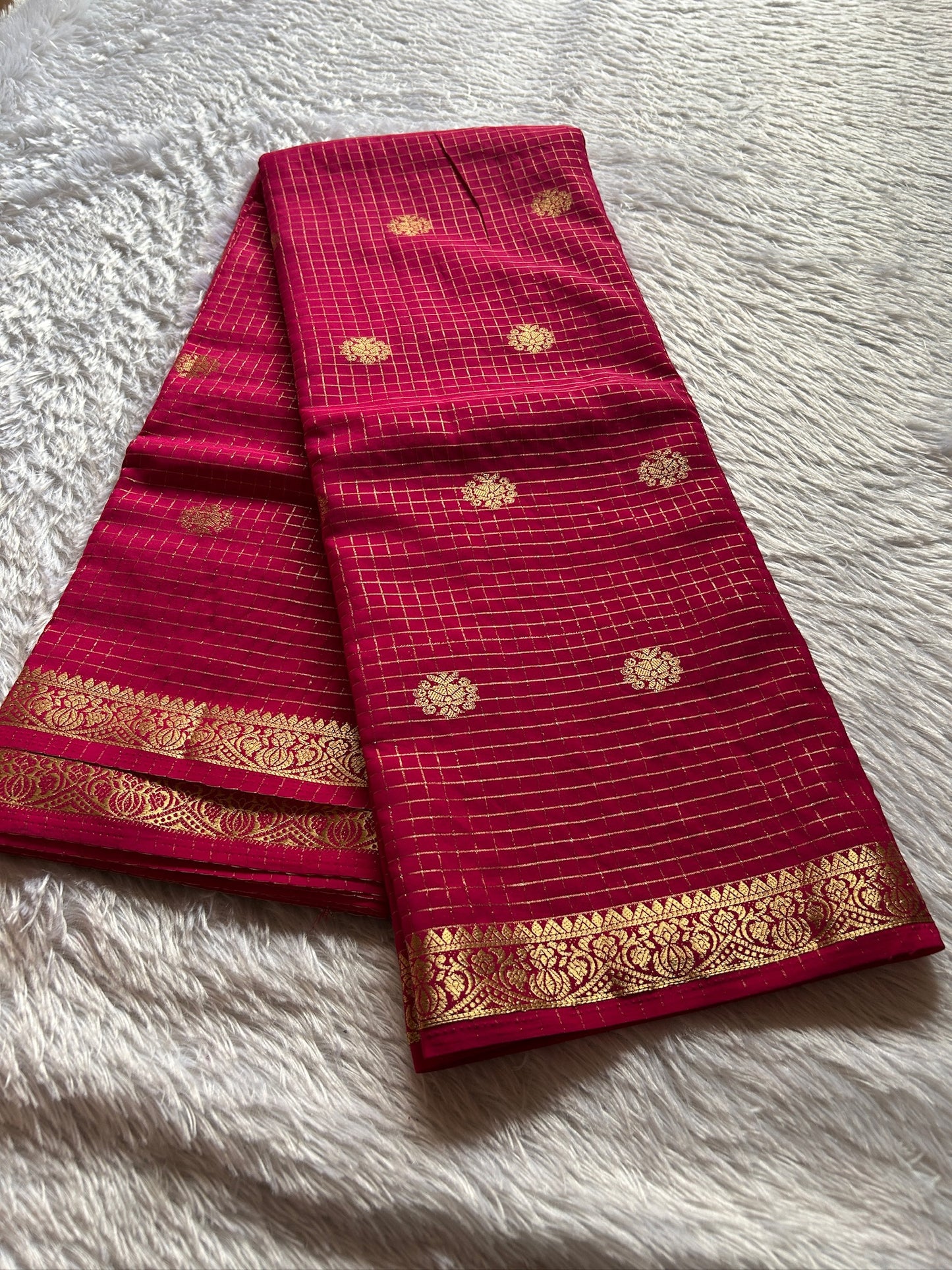 Semi Crepe : Solid Pink