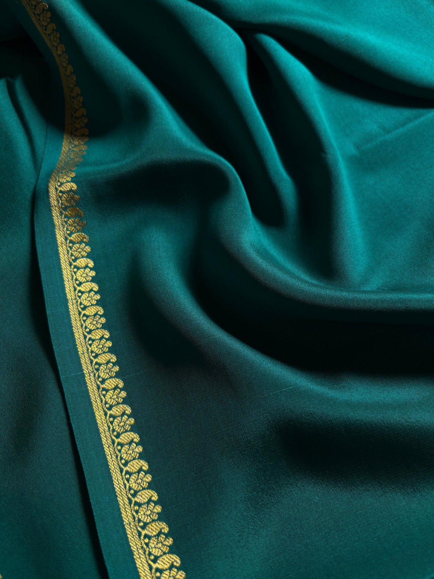 Nitya : Solid Teal green