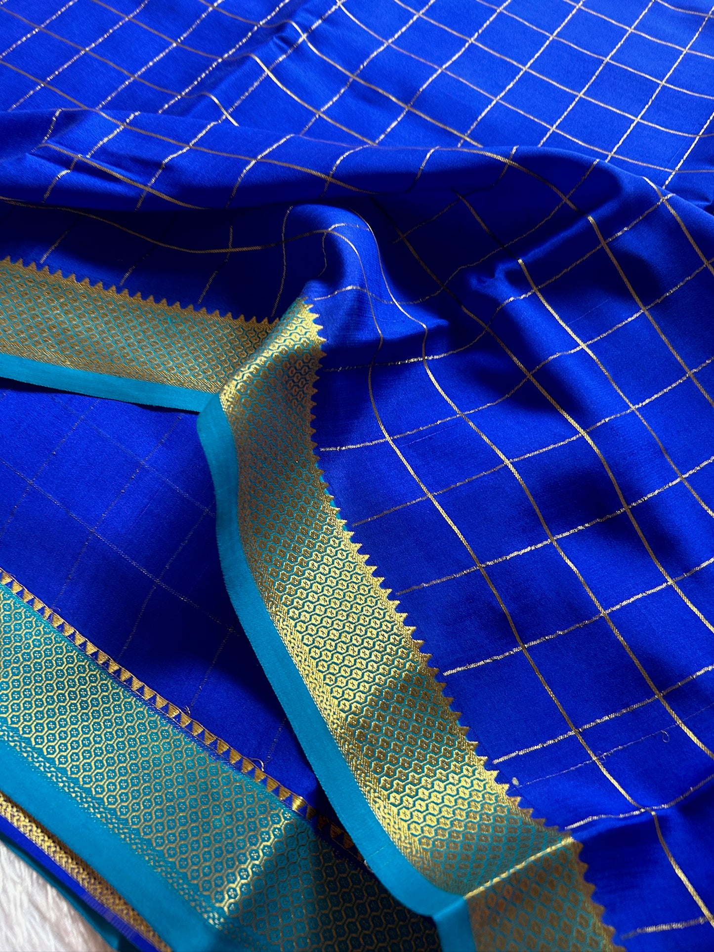 Prema (2D) : Sea blue-royal blue