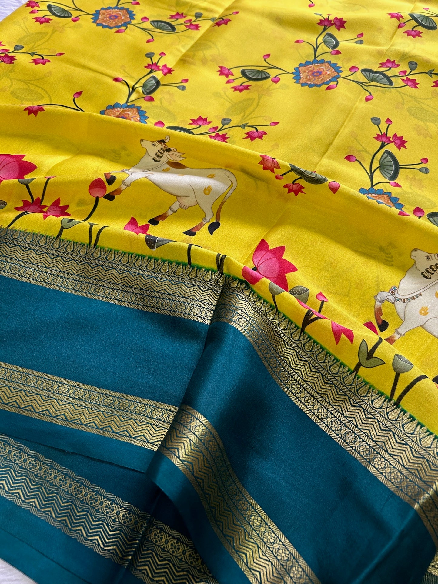 Kasturi (2D) : Lemon yellow-teal green