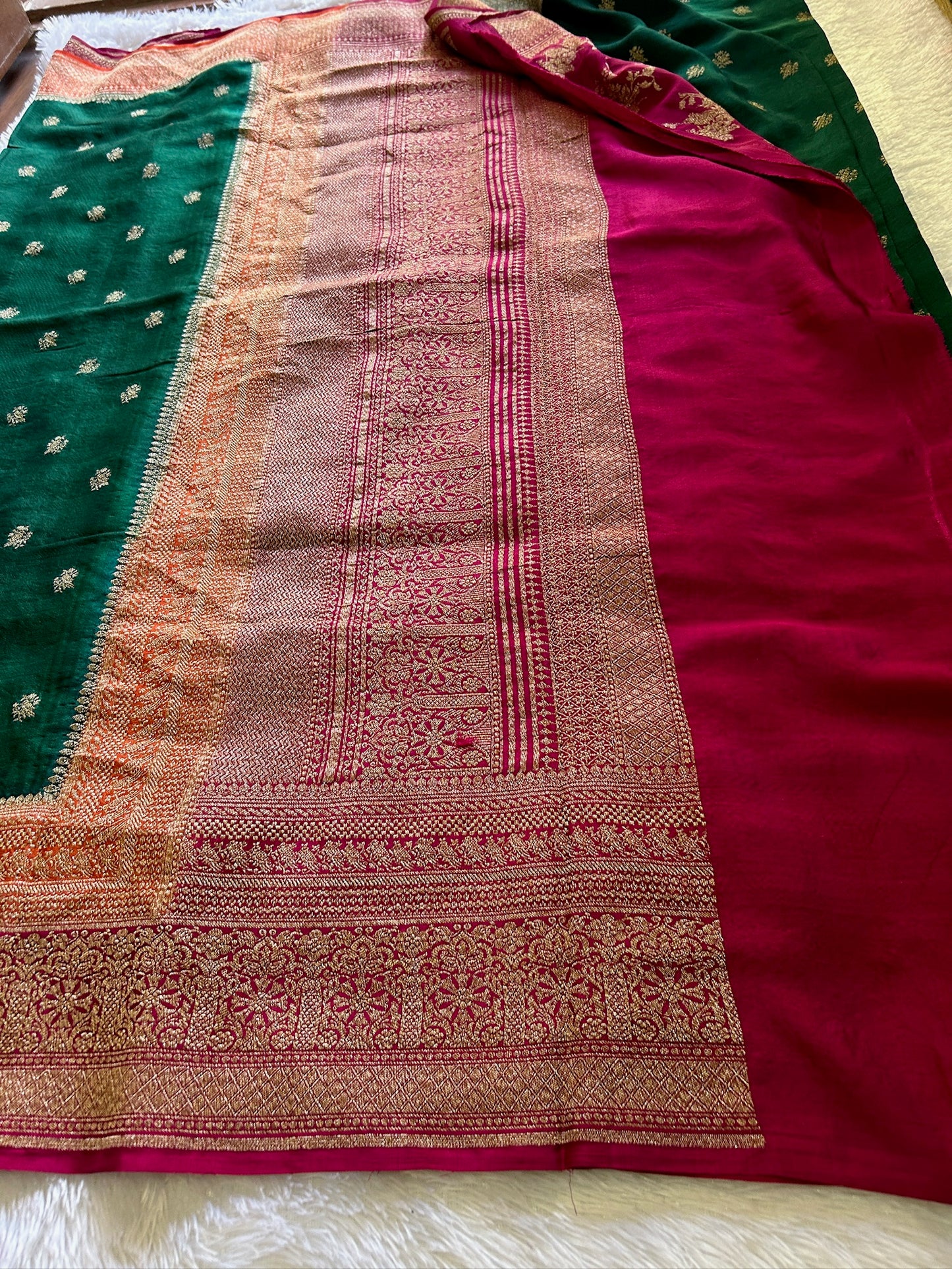 Trishika (3D) : bottle green-orange-pink