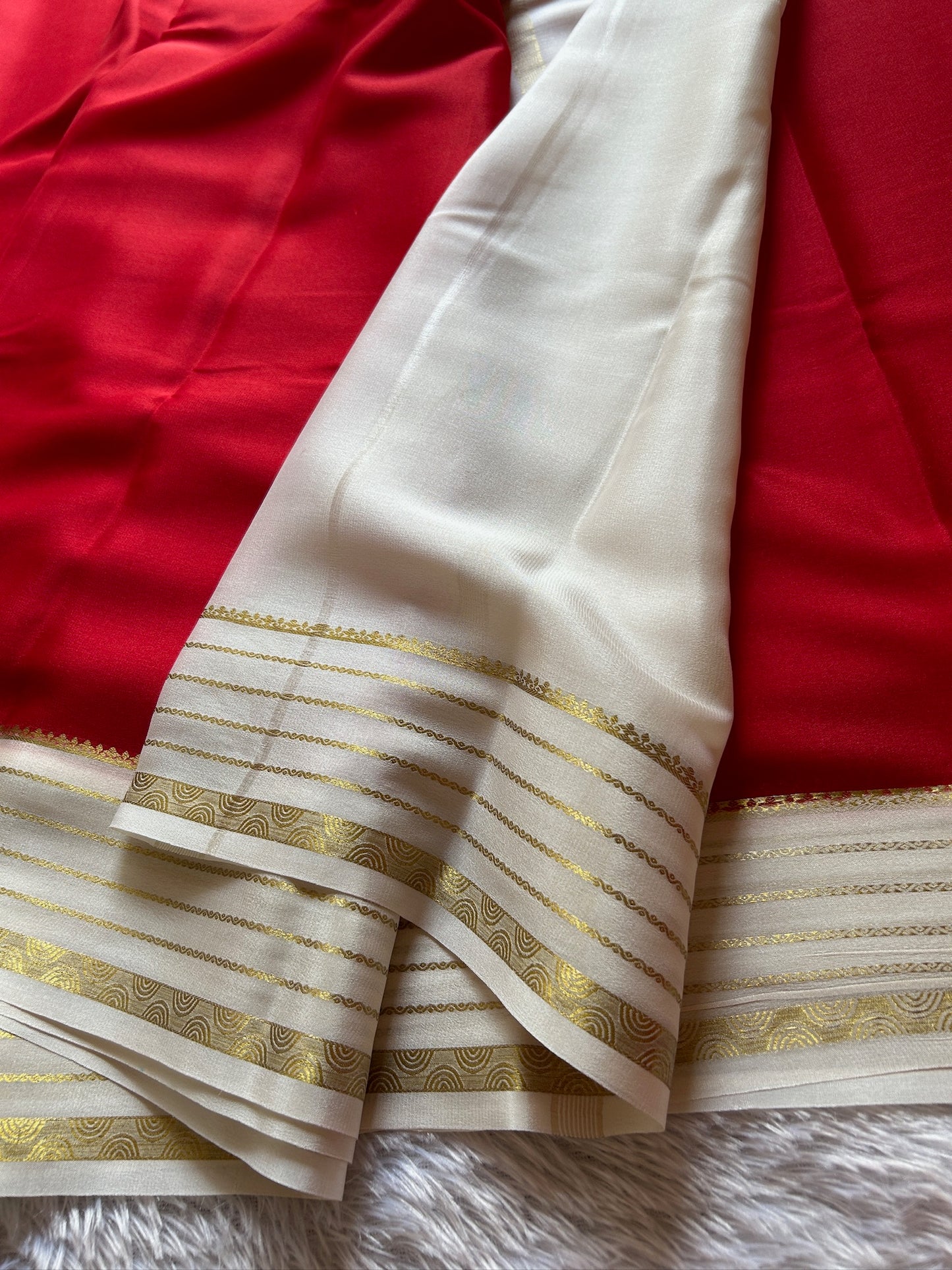 Rashmi (2D) : Red-Off White