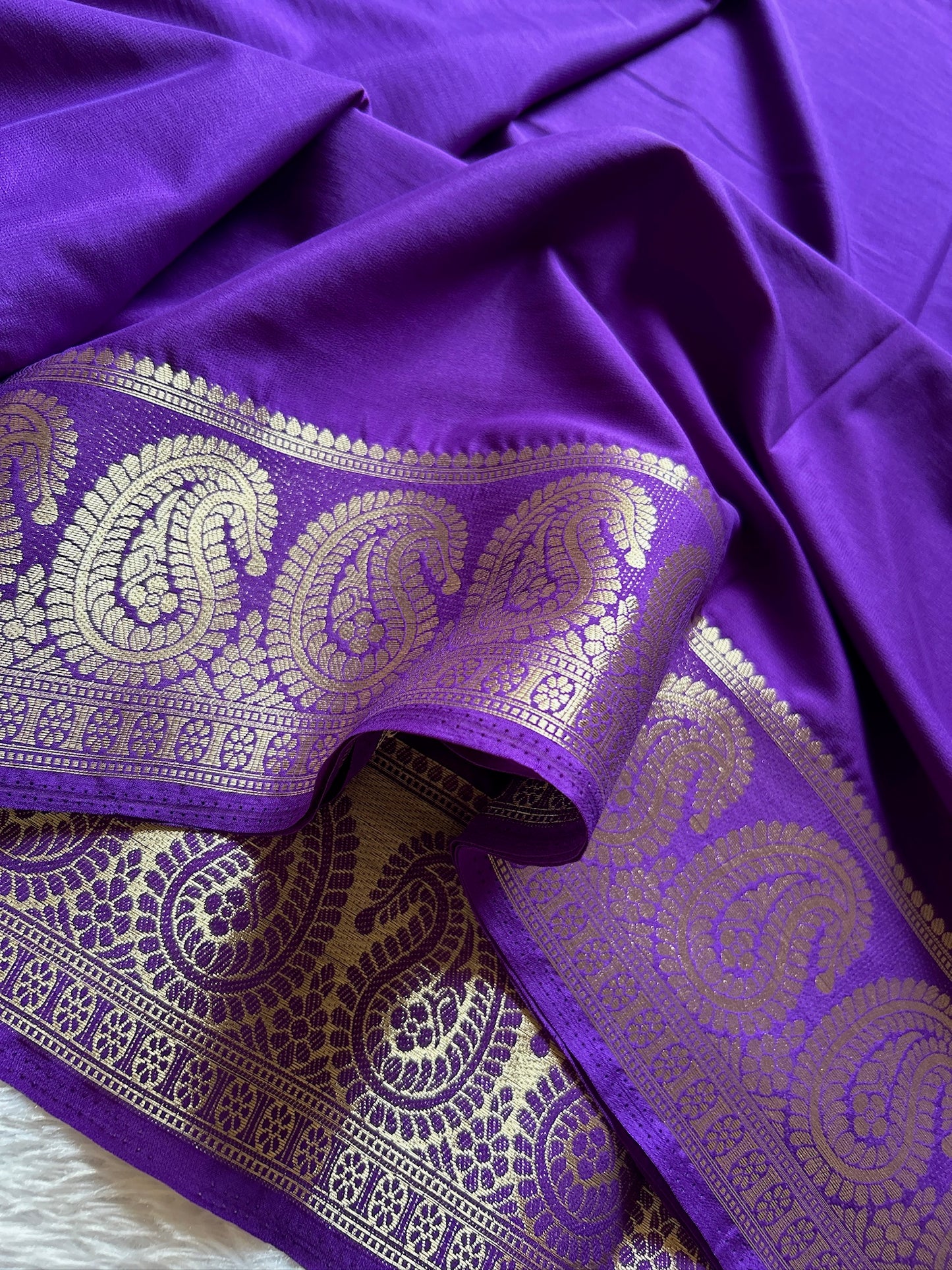 Semi Crepe : Solid Purple