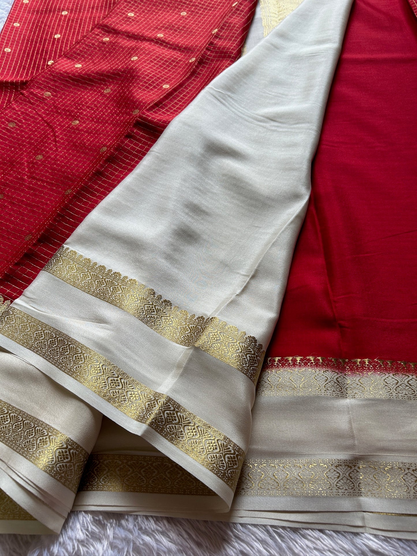 Nandini (2D) : Red-Off white