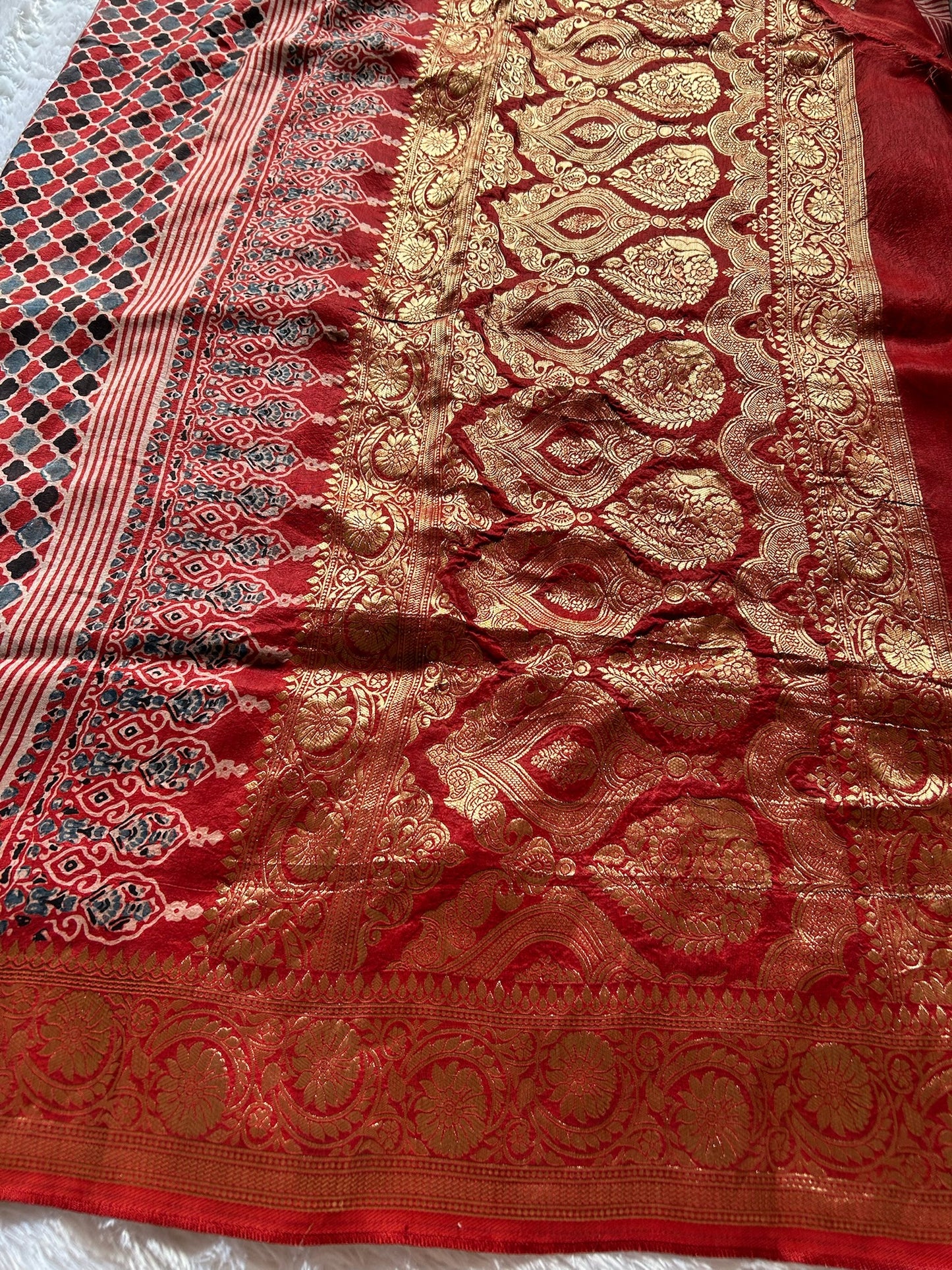 Soft Modal - Red-Black