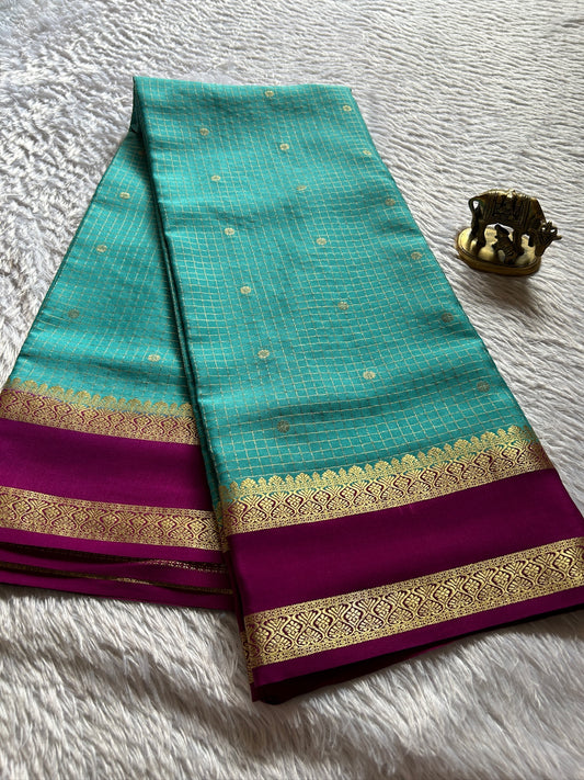 Nandini (2D) : sea blue-magenta