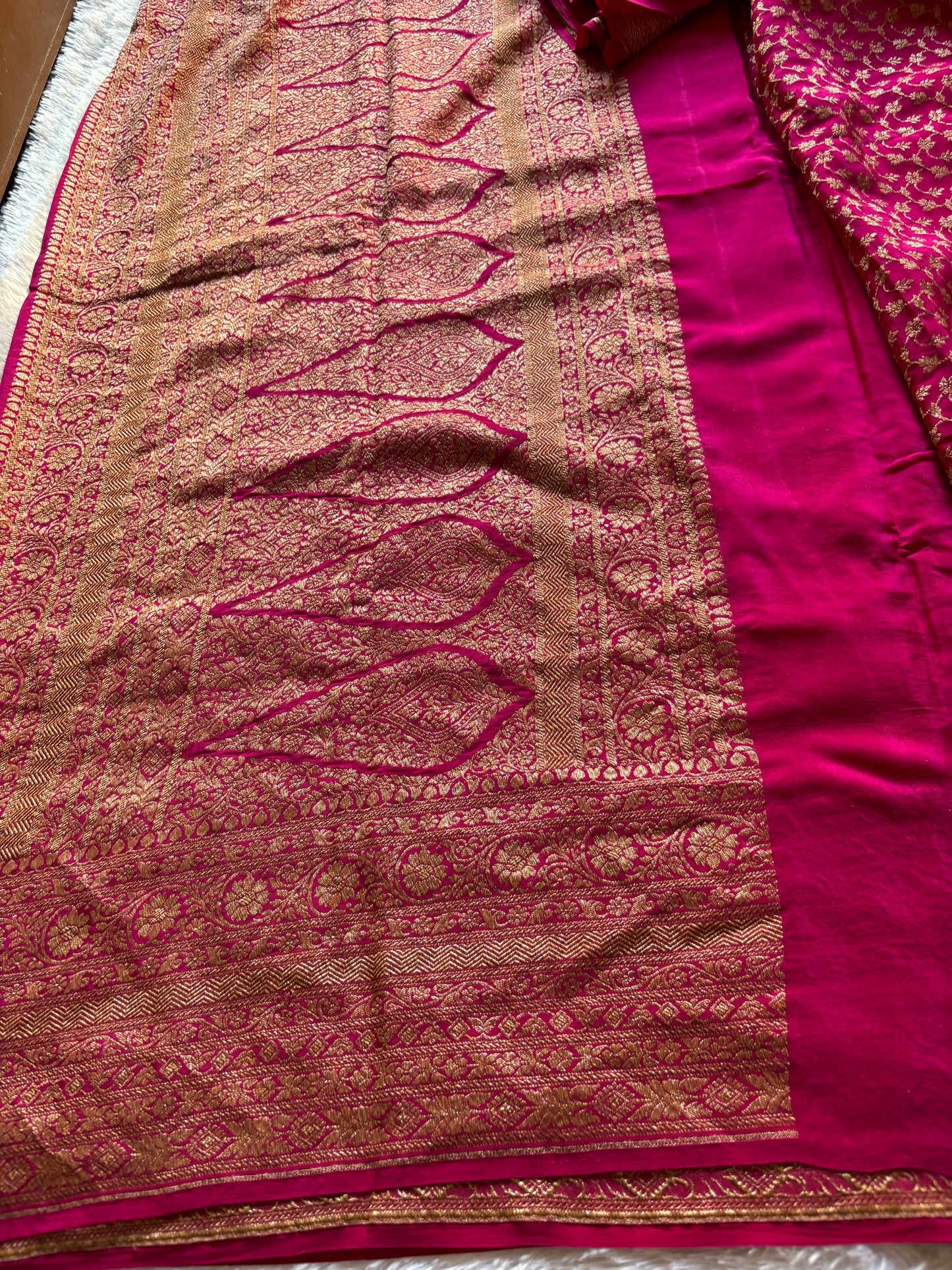 Nadhiya : Solid Pink