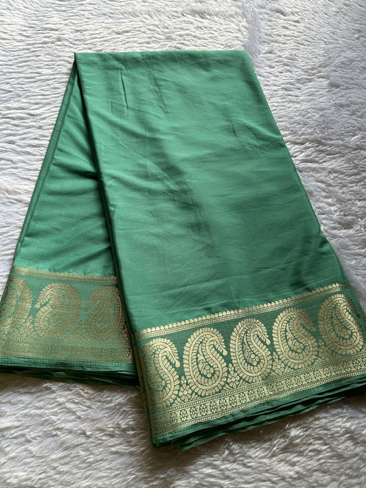 Semi Crepe : Solid Mint Green