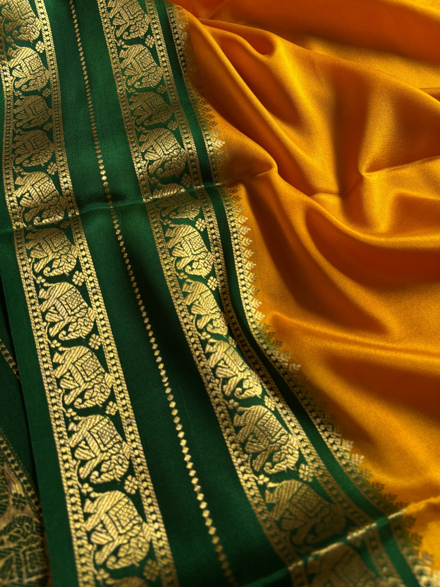 Bheema (2D) : Golden yellow-bottle green