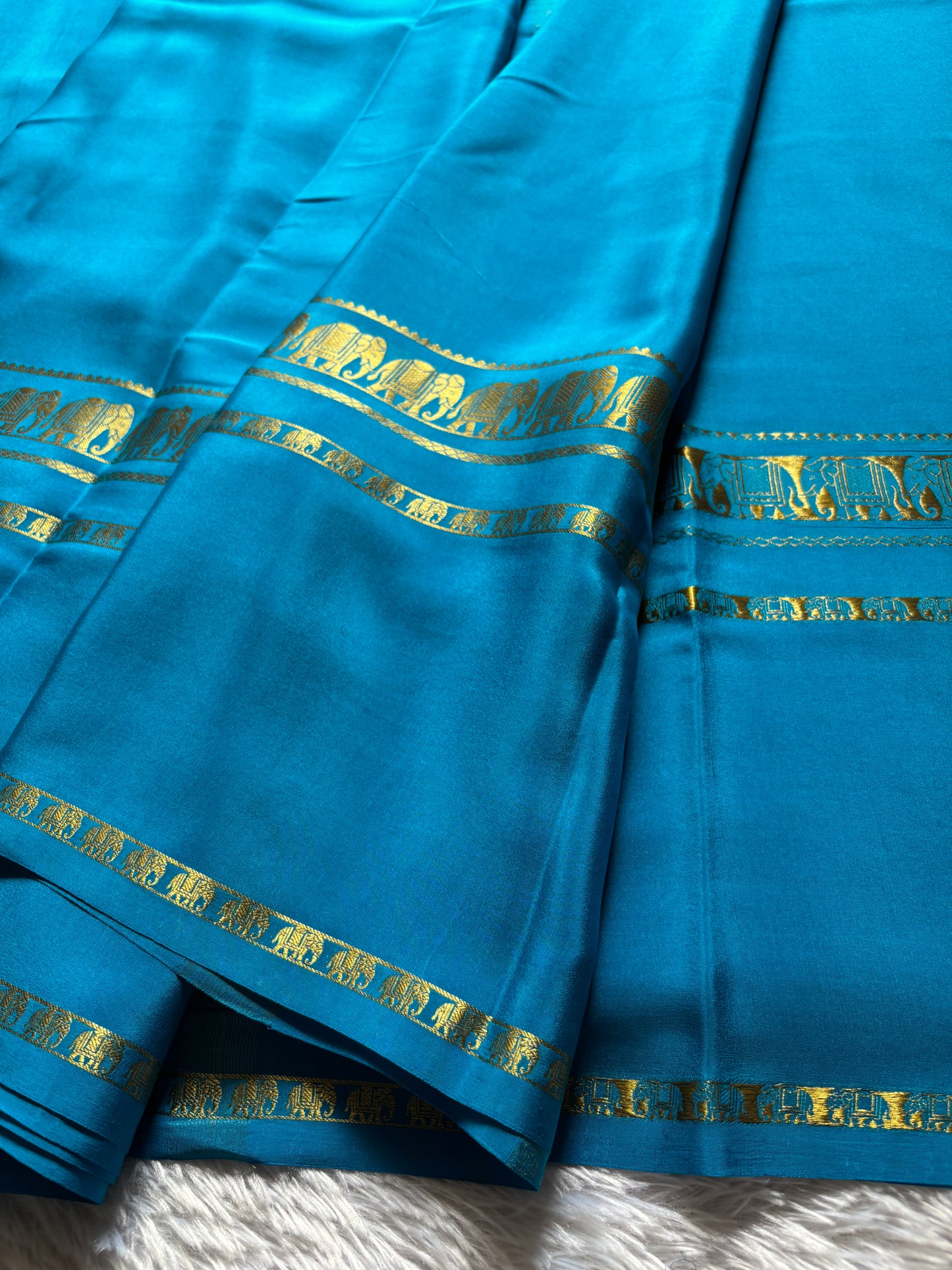 Prashanthi : Solid Ananda blue