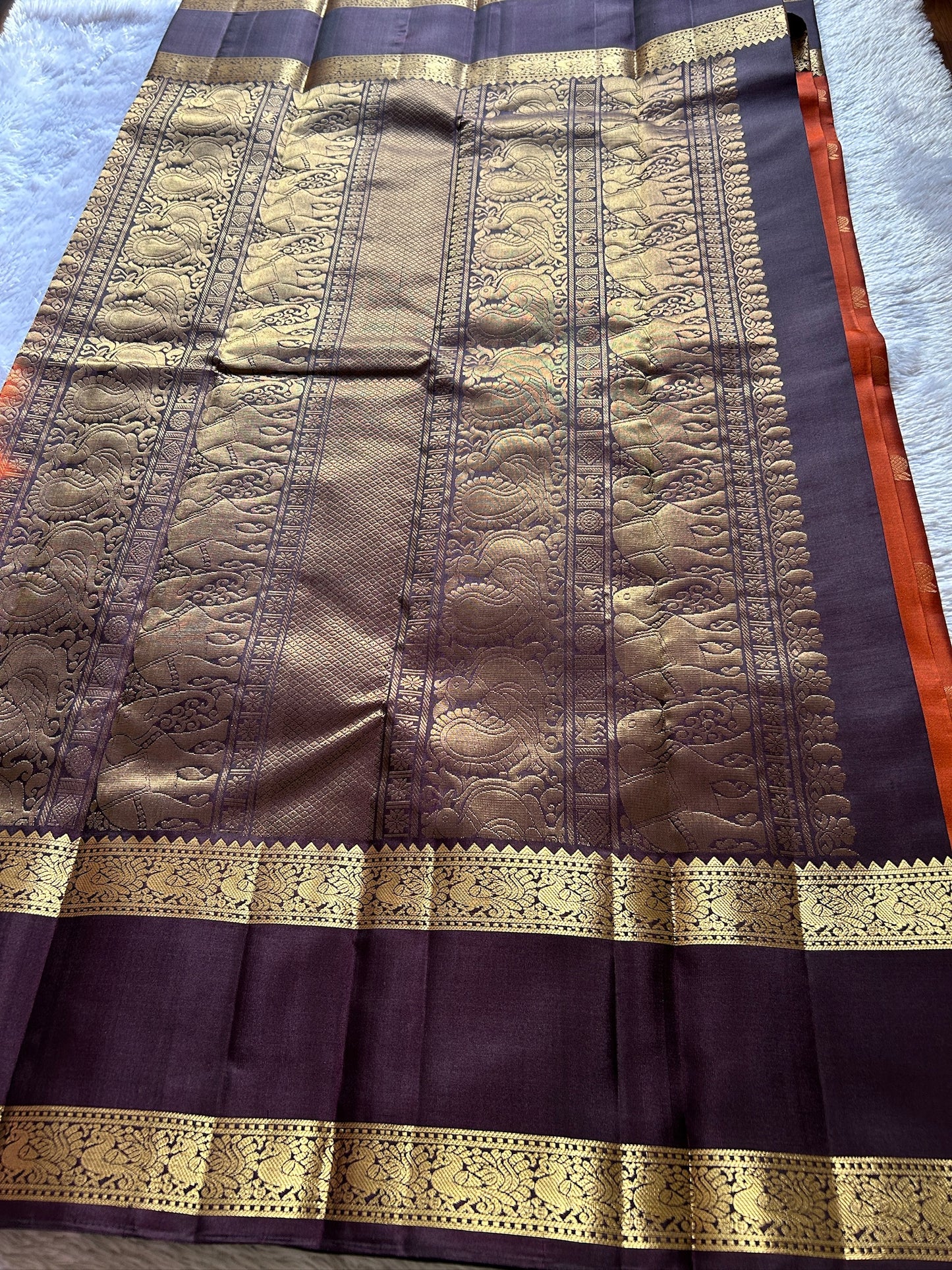 Lakshmi (2D) : Rust-chocolate brown