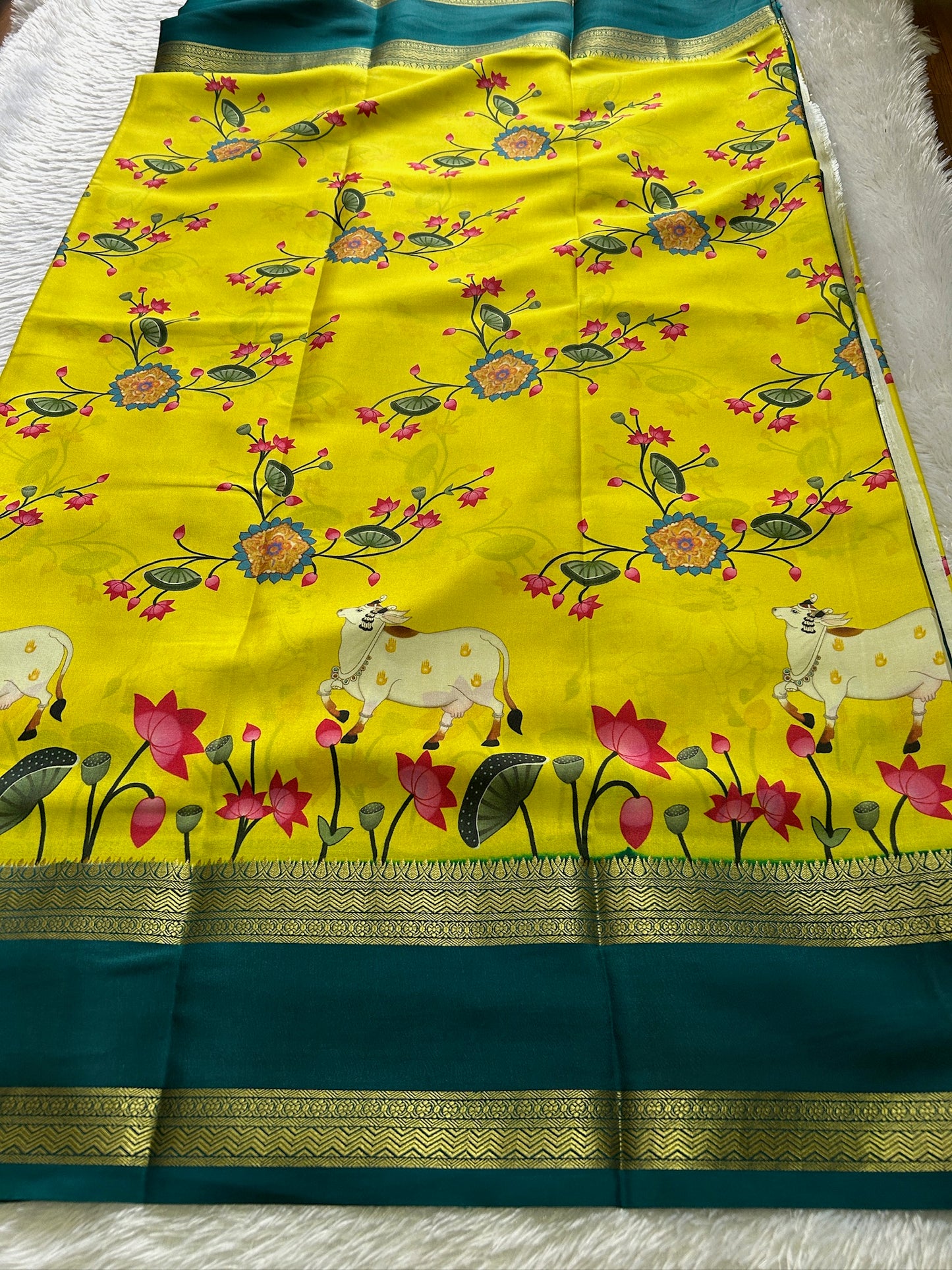 Kasturi (2D) : Lemon yellow-teal green