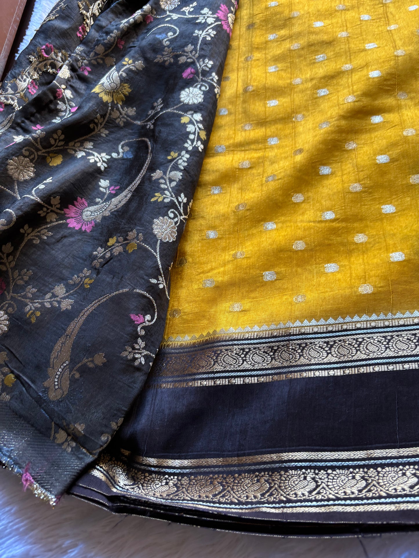 SS101 : Golden Yellow - Black