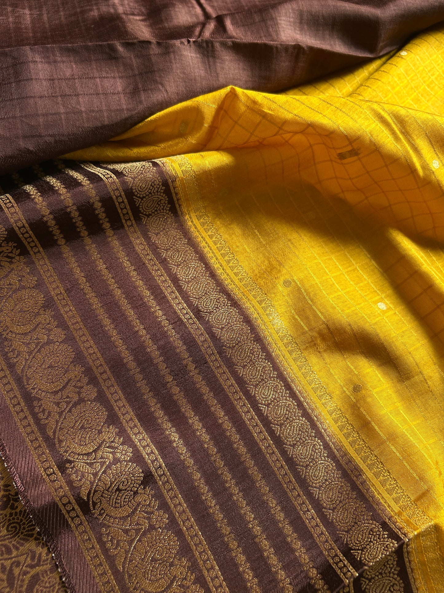 Semi Soft Silk (2D) : Yellow - Brown
