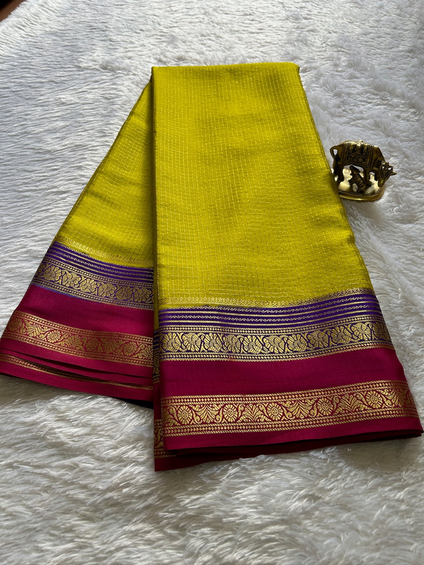 Gayatri (3D) : Lime yellow-purple-pink