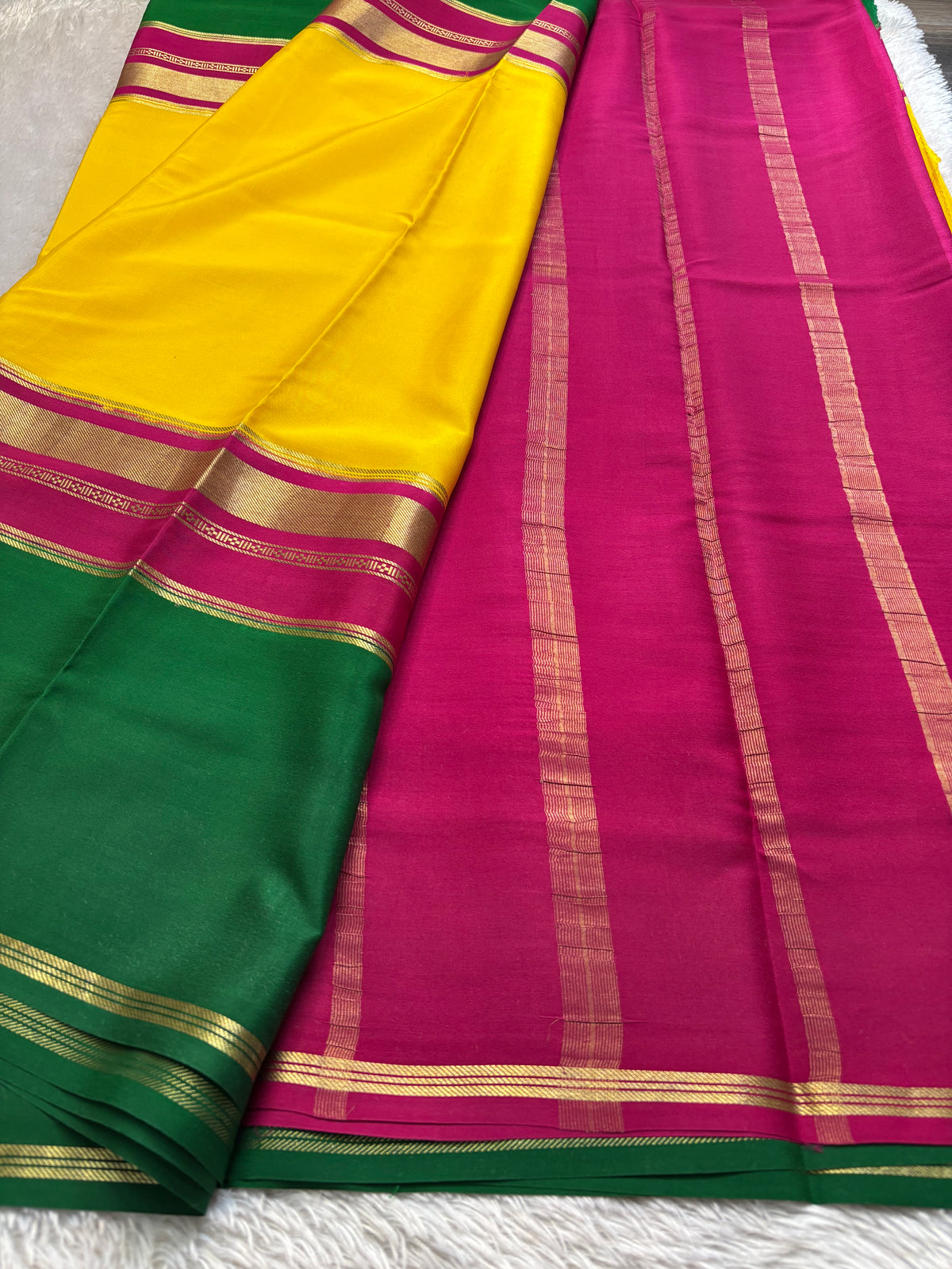 Triveni (3D) : Yellow-pink-green