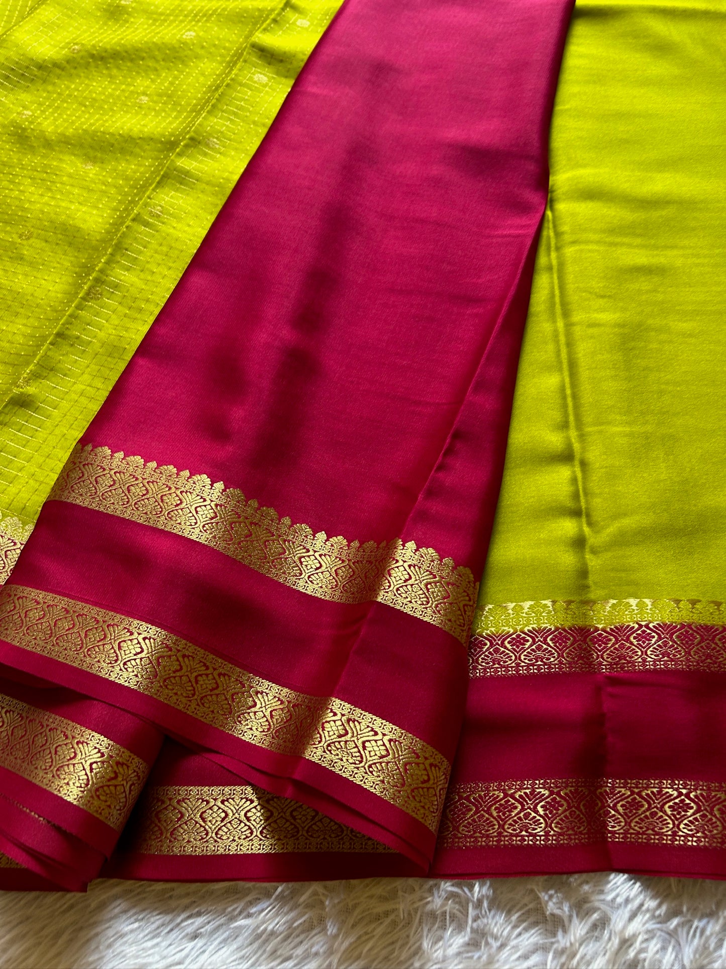 Nandini (2D) : Olive Green-Pink