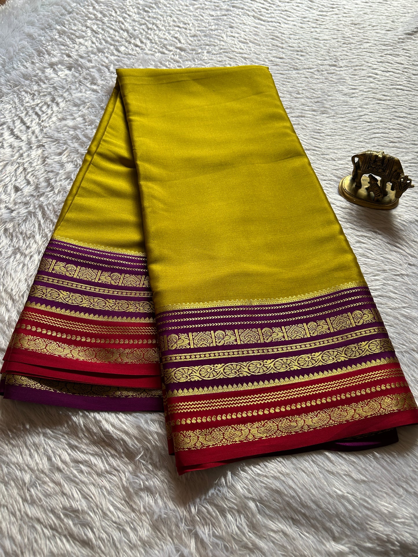 Kalpana (3D) : Olive-magenta-red