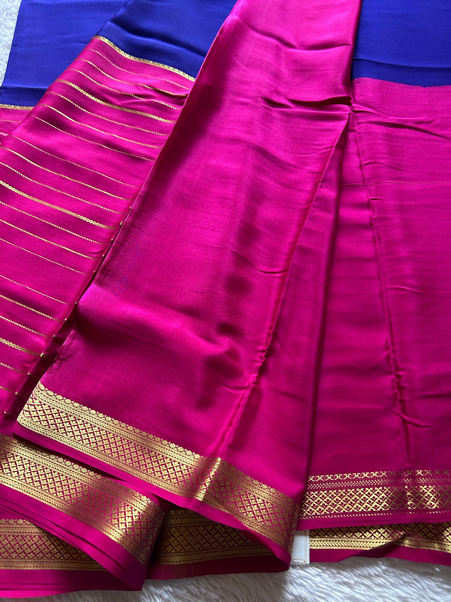 Avani (2D): Dark Blue - Pink