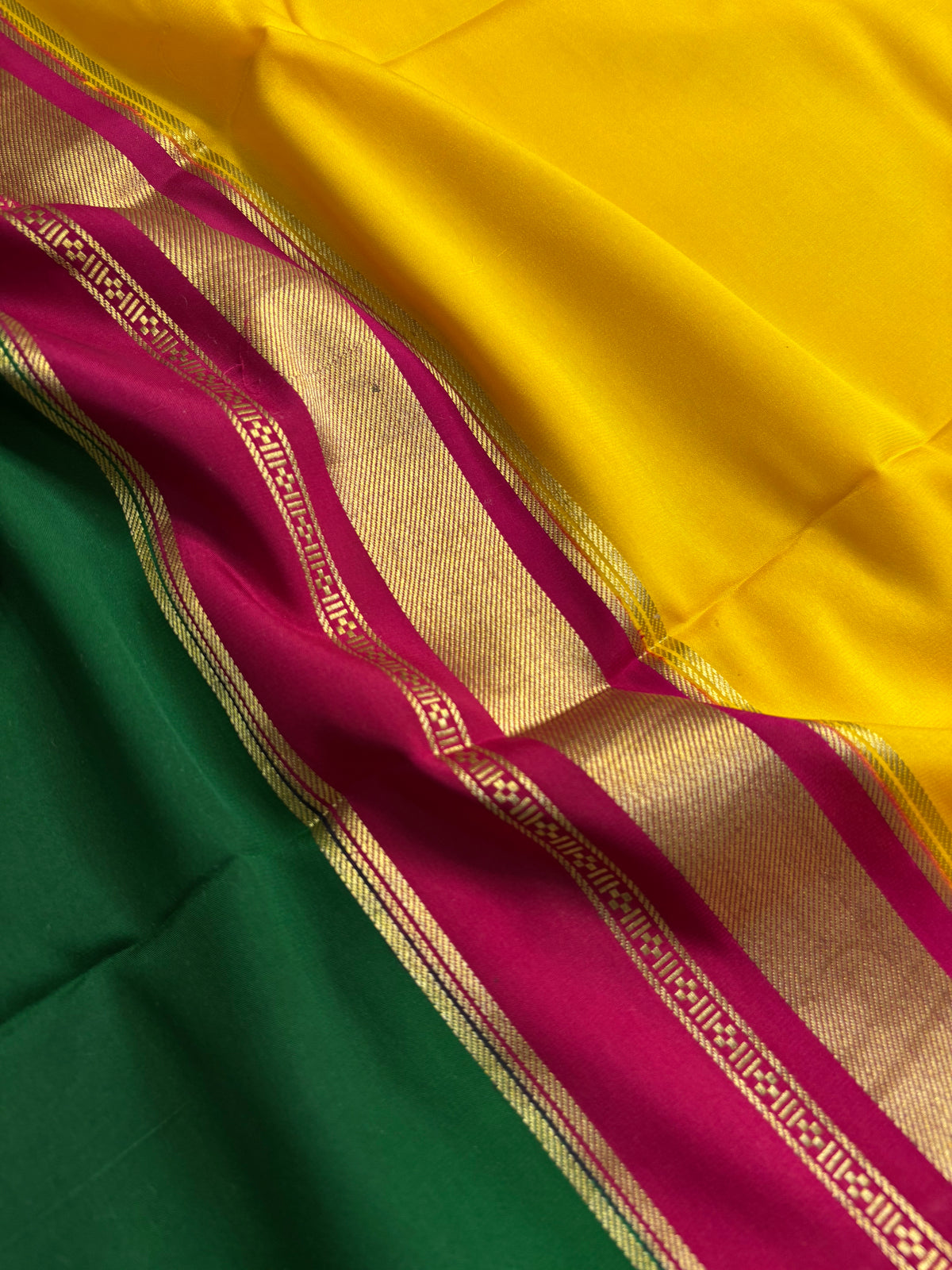 Triveni (3D) : Yellow-pink-green