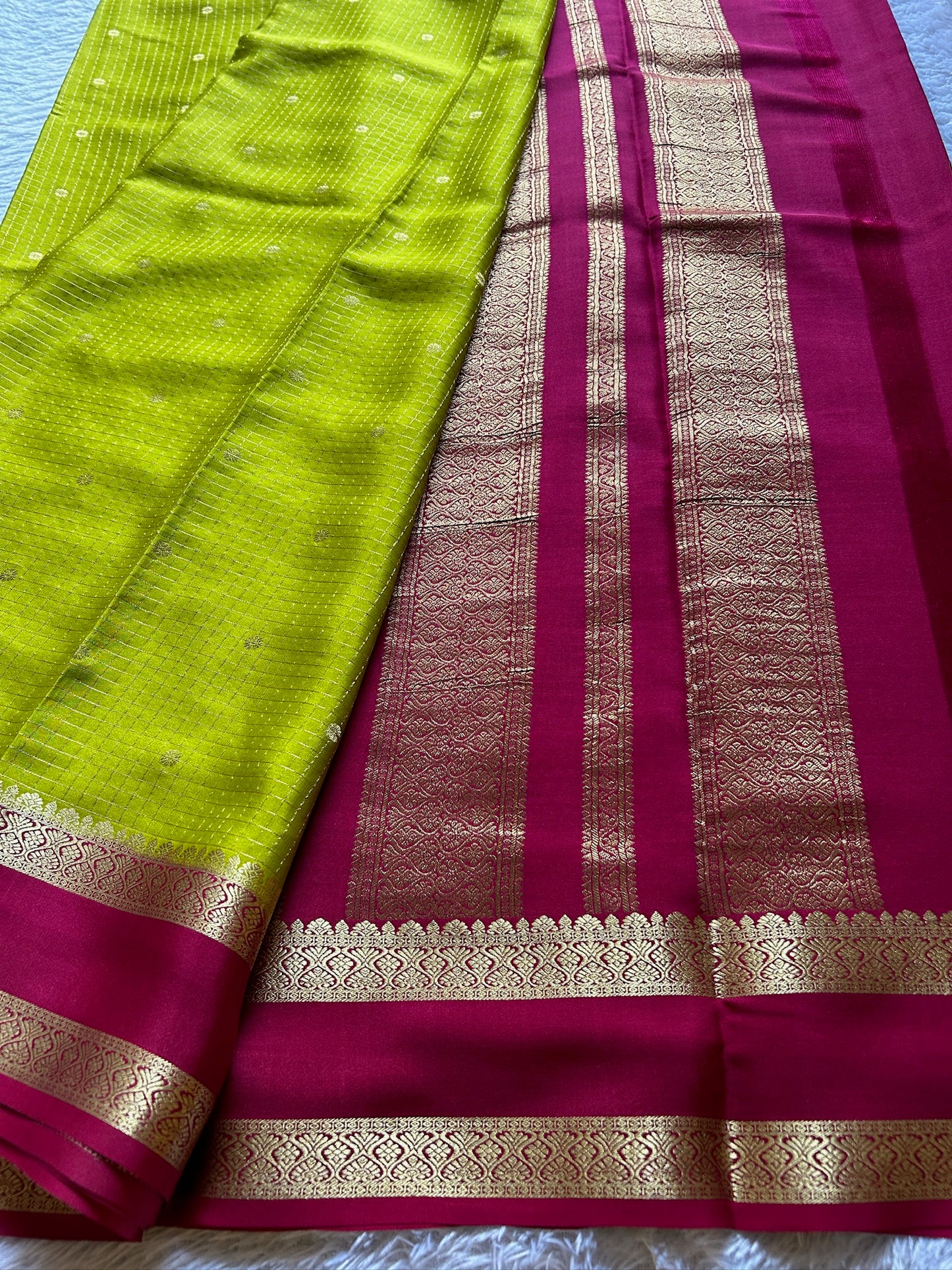 Nandini (2D) : Olive Green-Pink