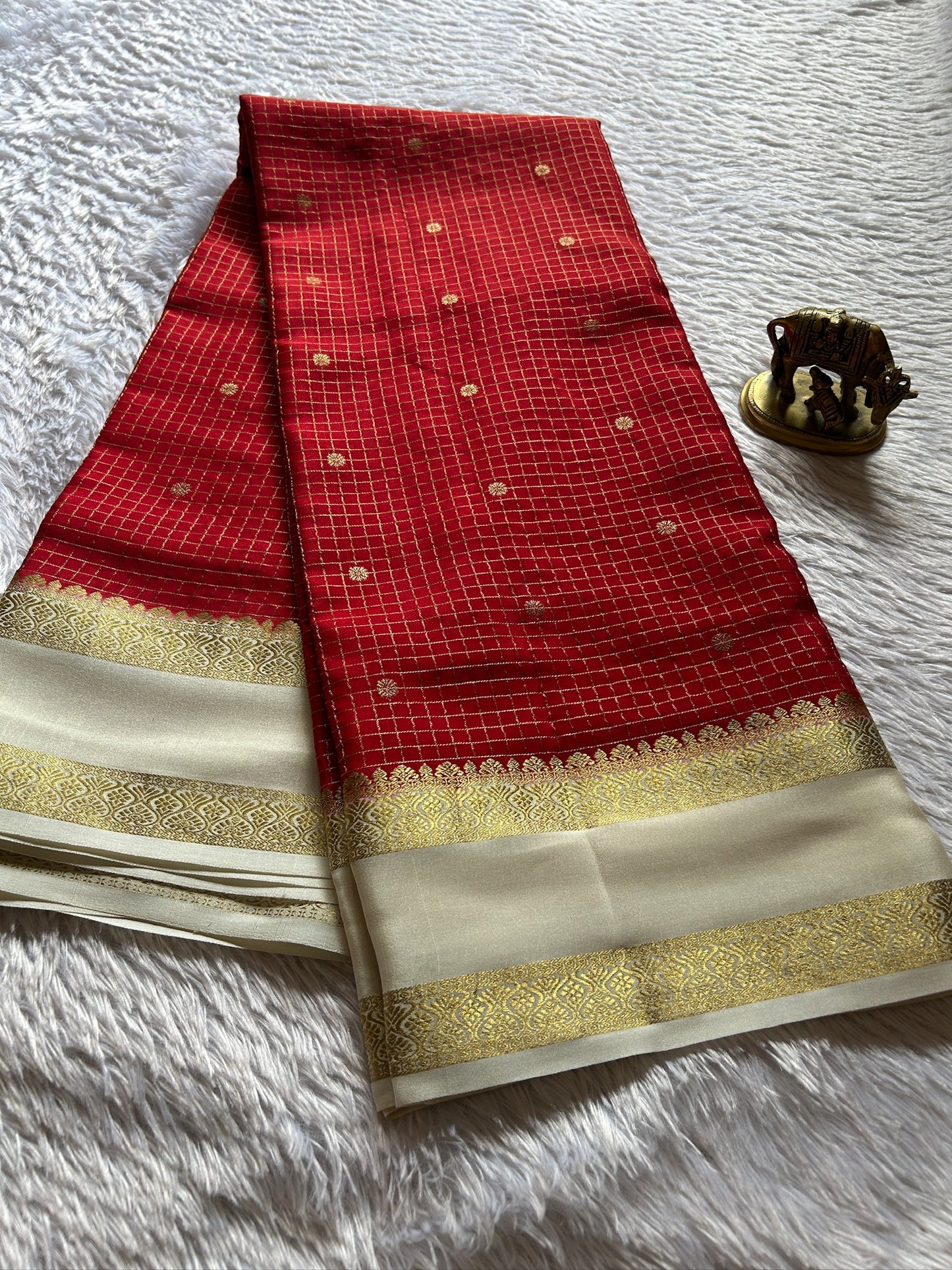 Nandini (2D) : Red-Off white