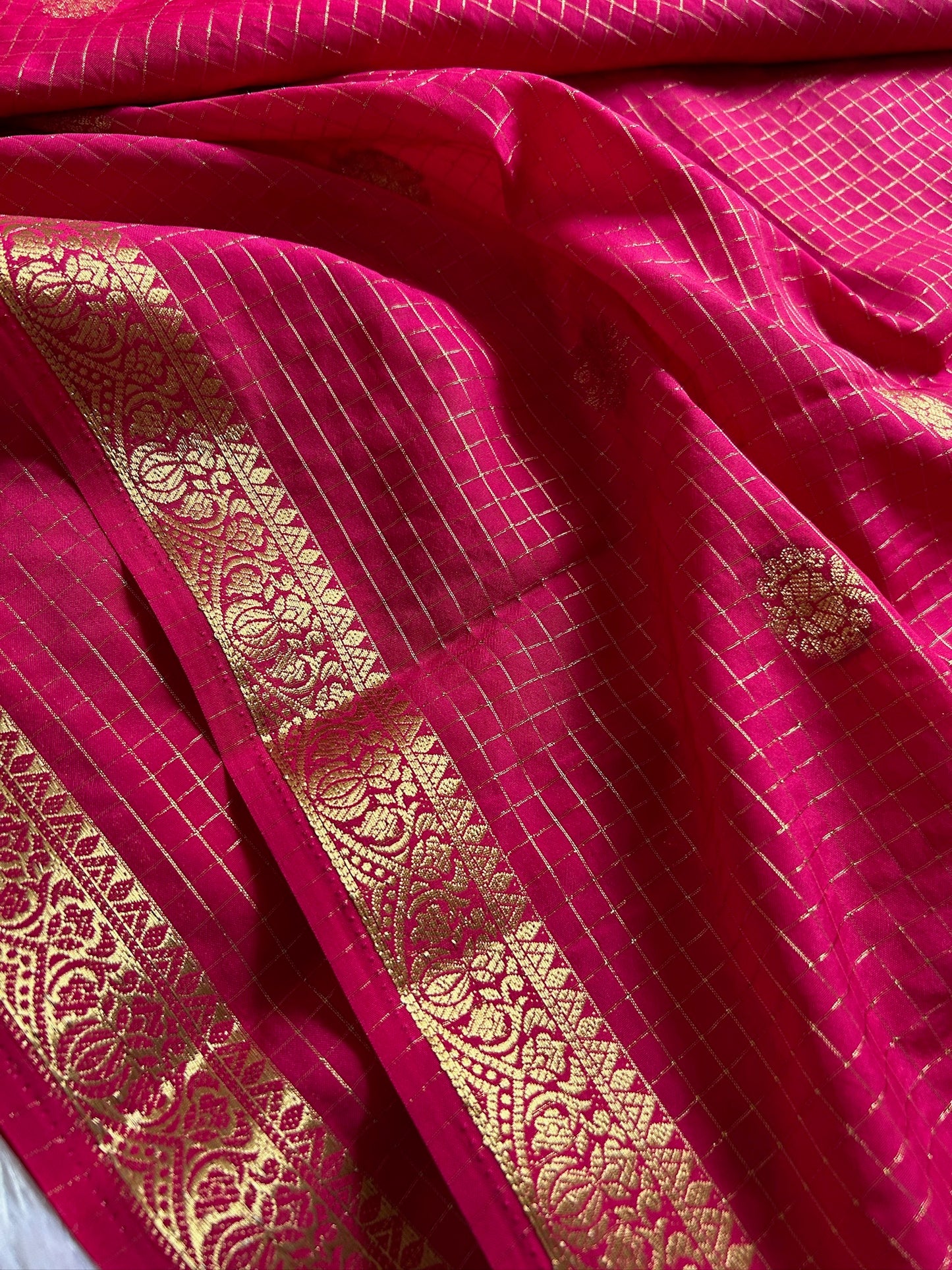 Semi Crepe : Solid Pink