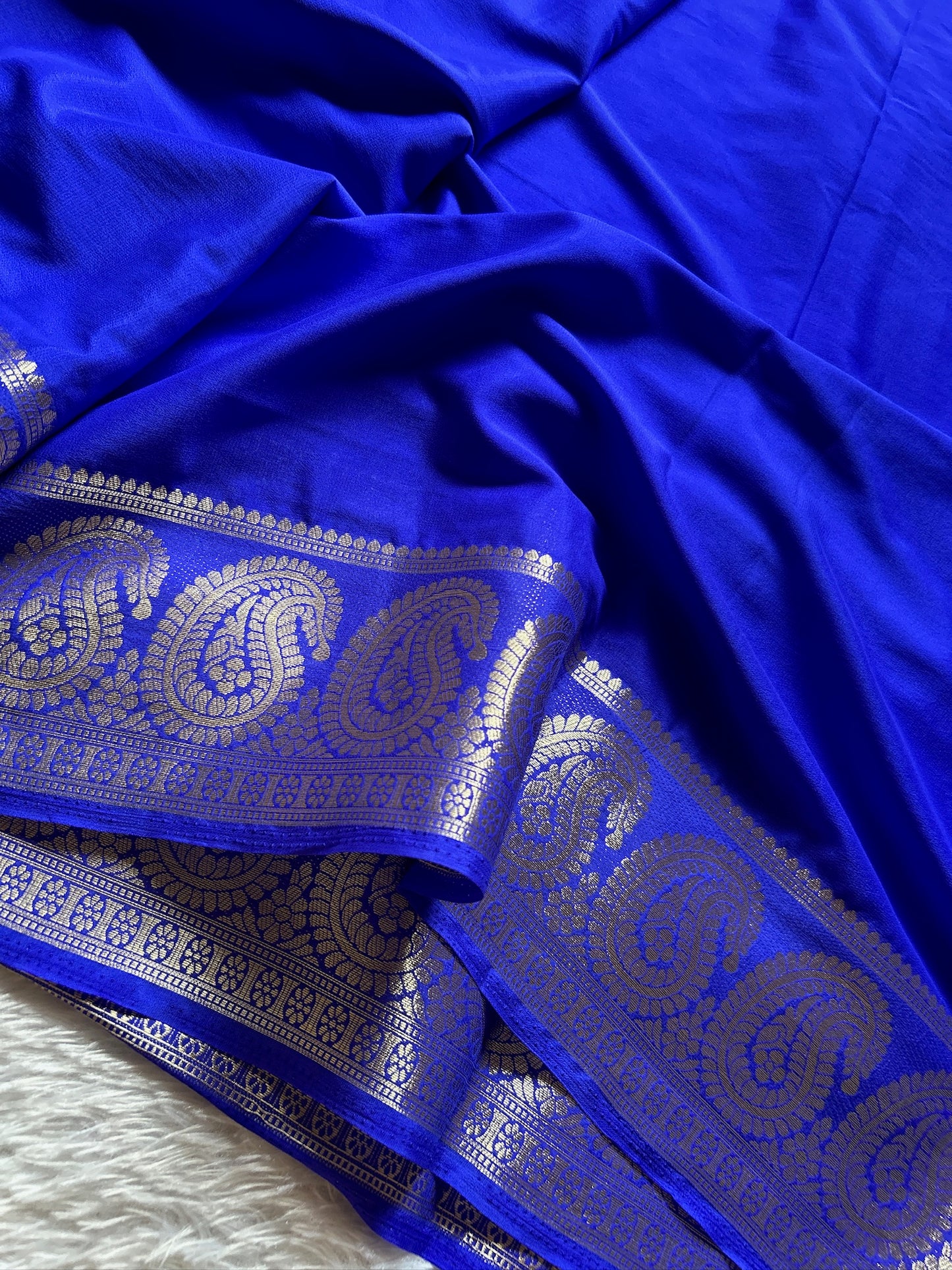 Semi Crepe : Solid Royal Blue