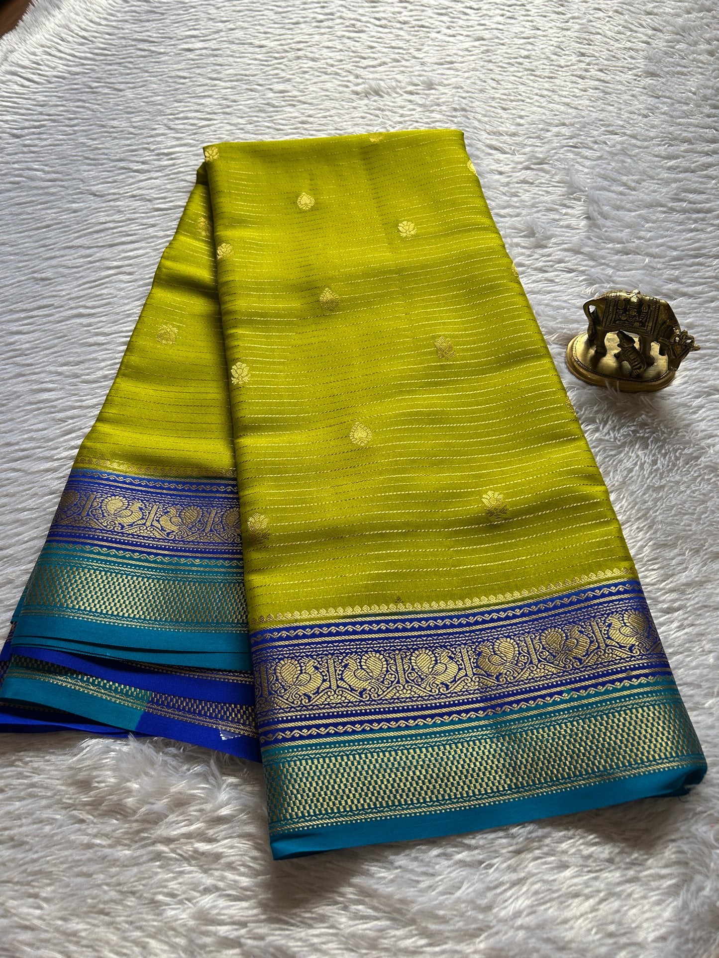Amulya (3D) : Olive-Royal Blue-Ananda Blue
