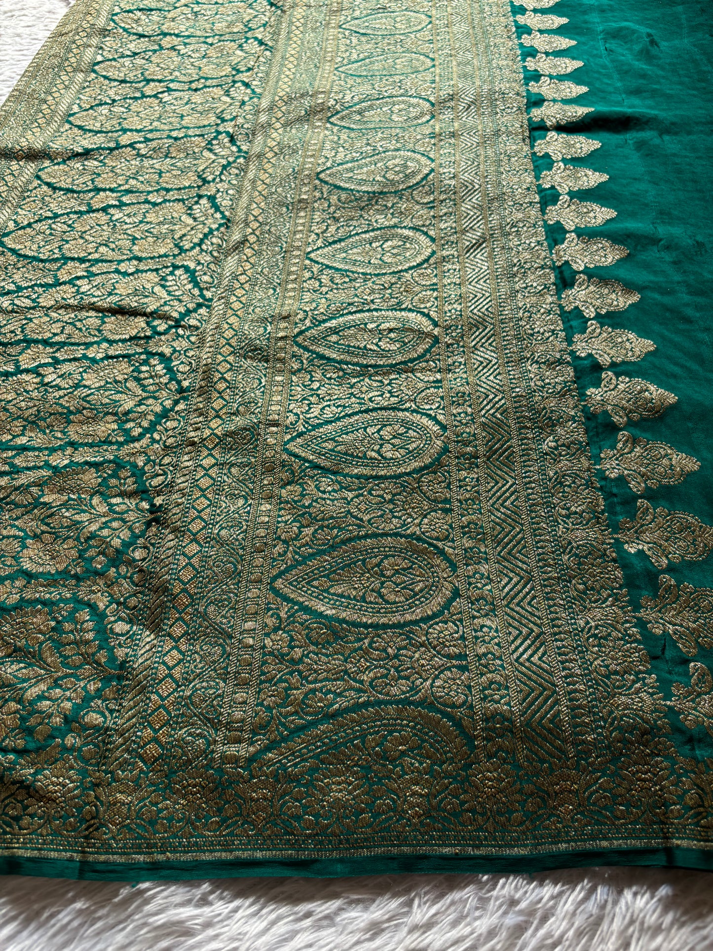 Mahiya : Solid Peacock Green