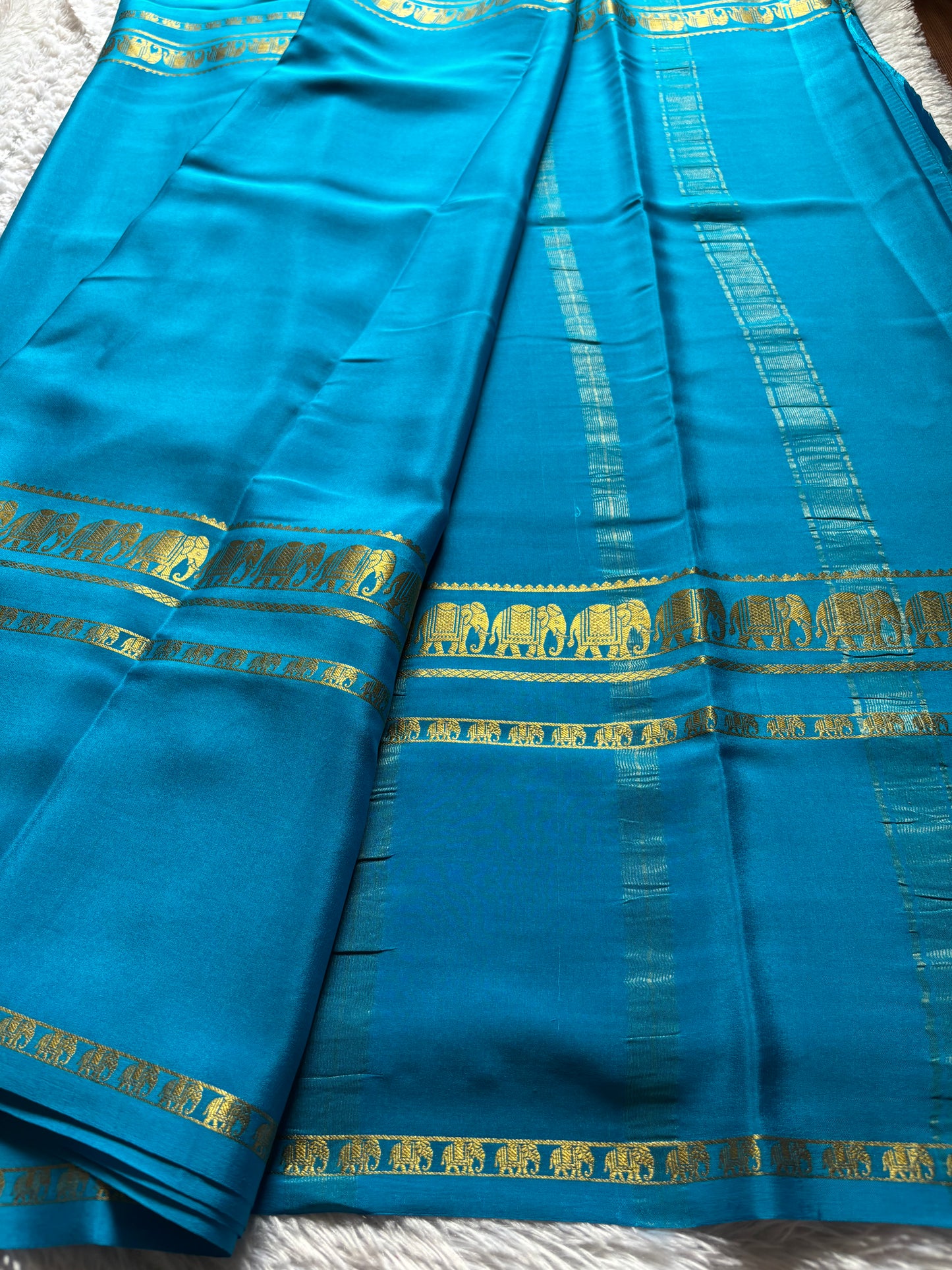 Prashanthi : Solid Ananda blue
